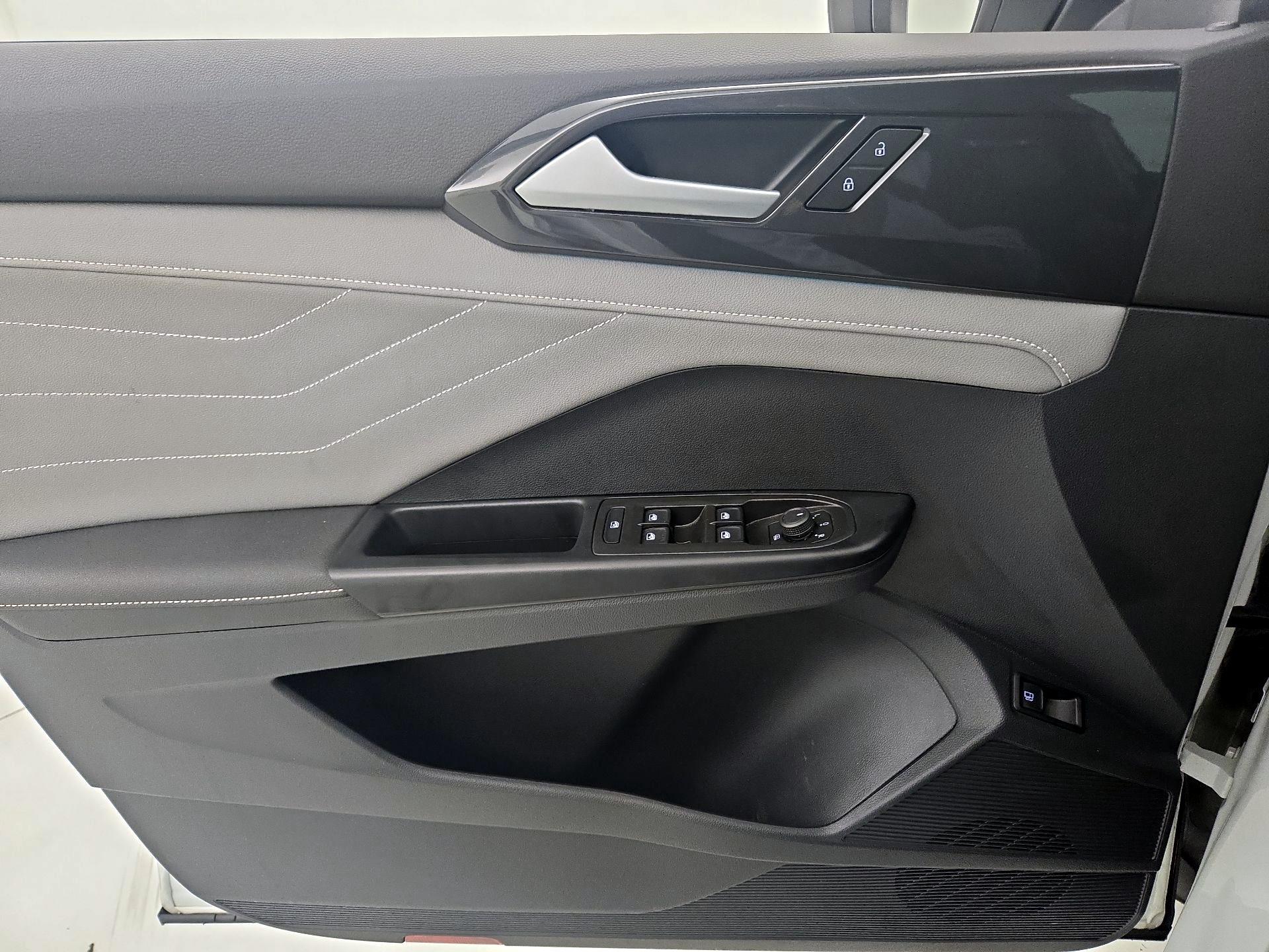 Thumbnail: 2024 Volkswagen Taos - 12