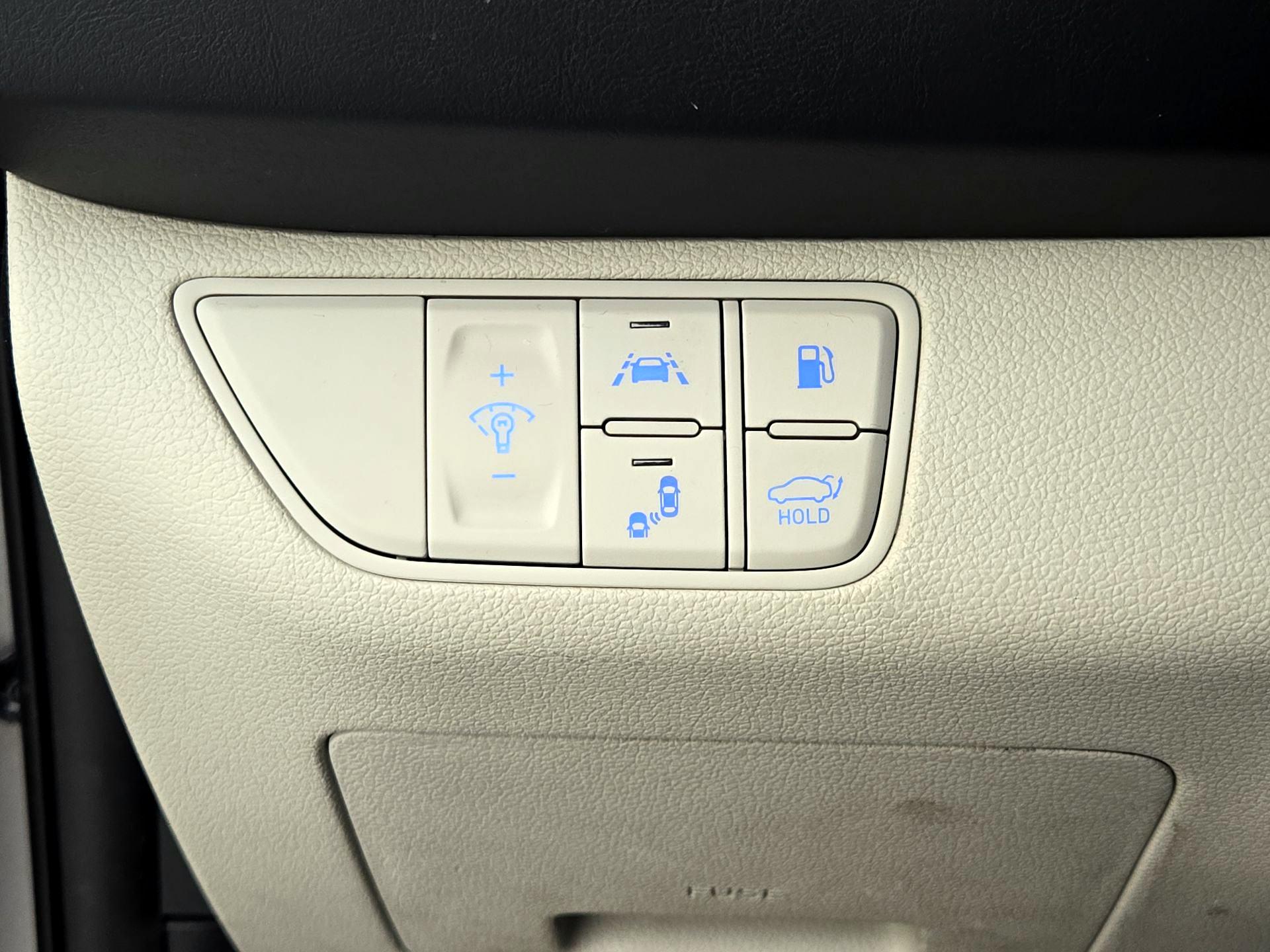 Thumbnail: 2021 Genesis G70 - 13