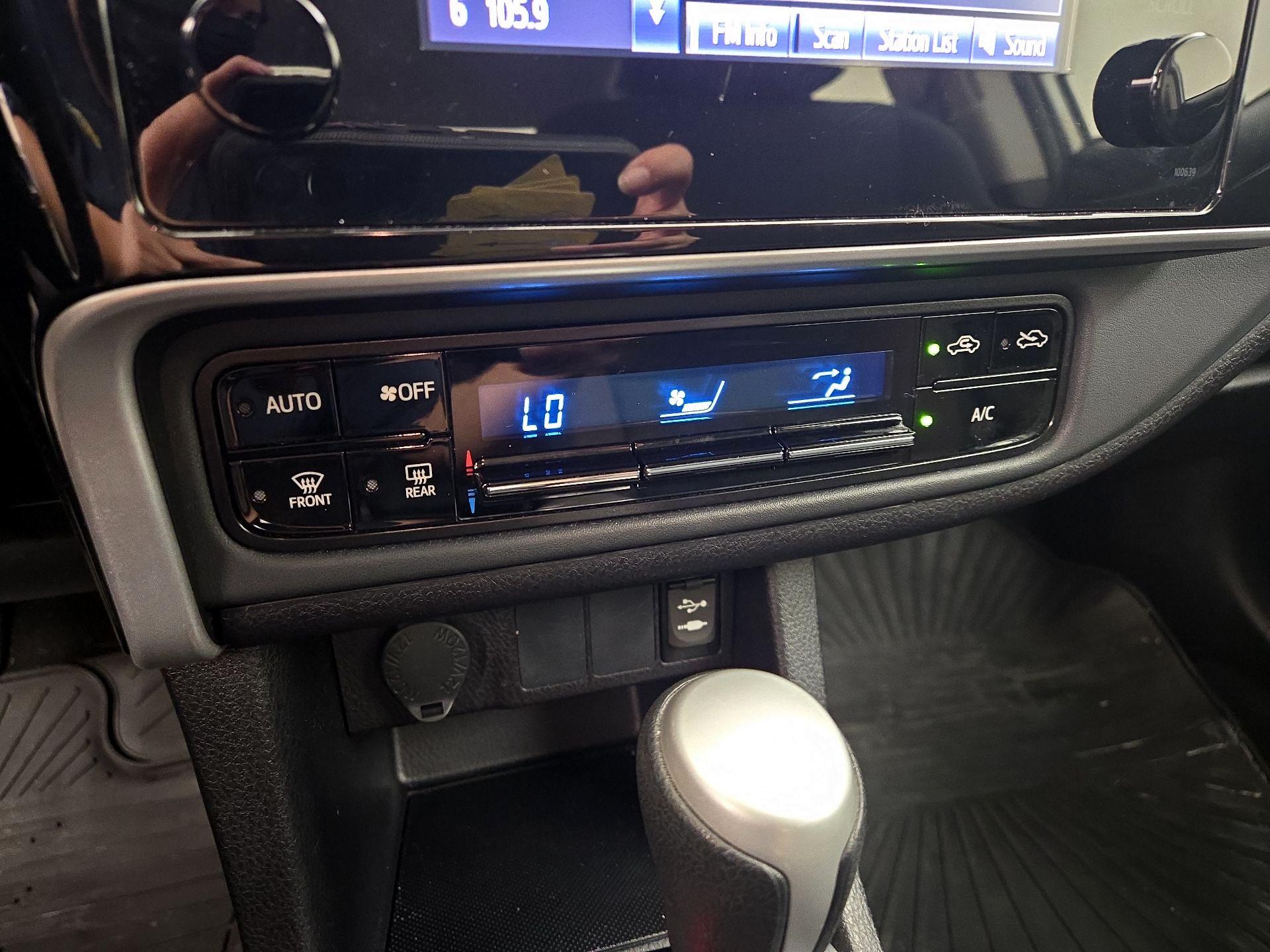 Thumbnail: 2019 Toyota Corolla - 16