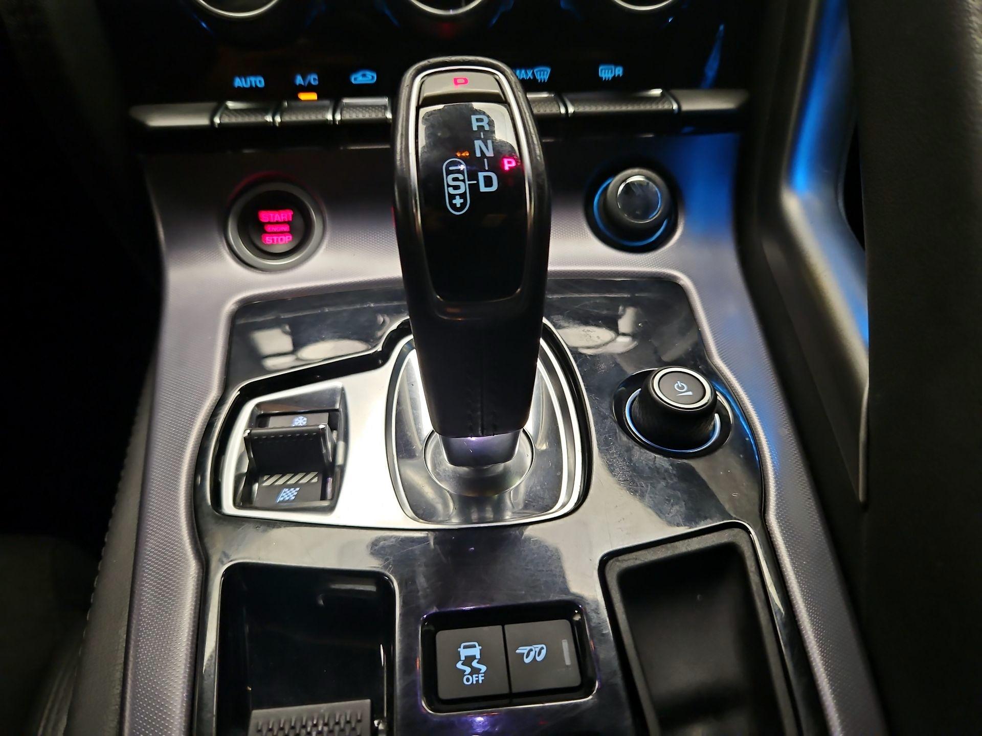 Thumbnail: 2018 Jaguar F-Type - 18