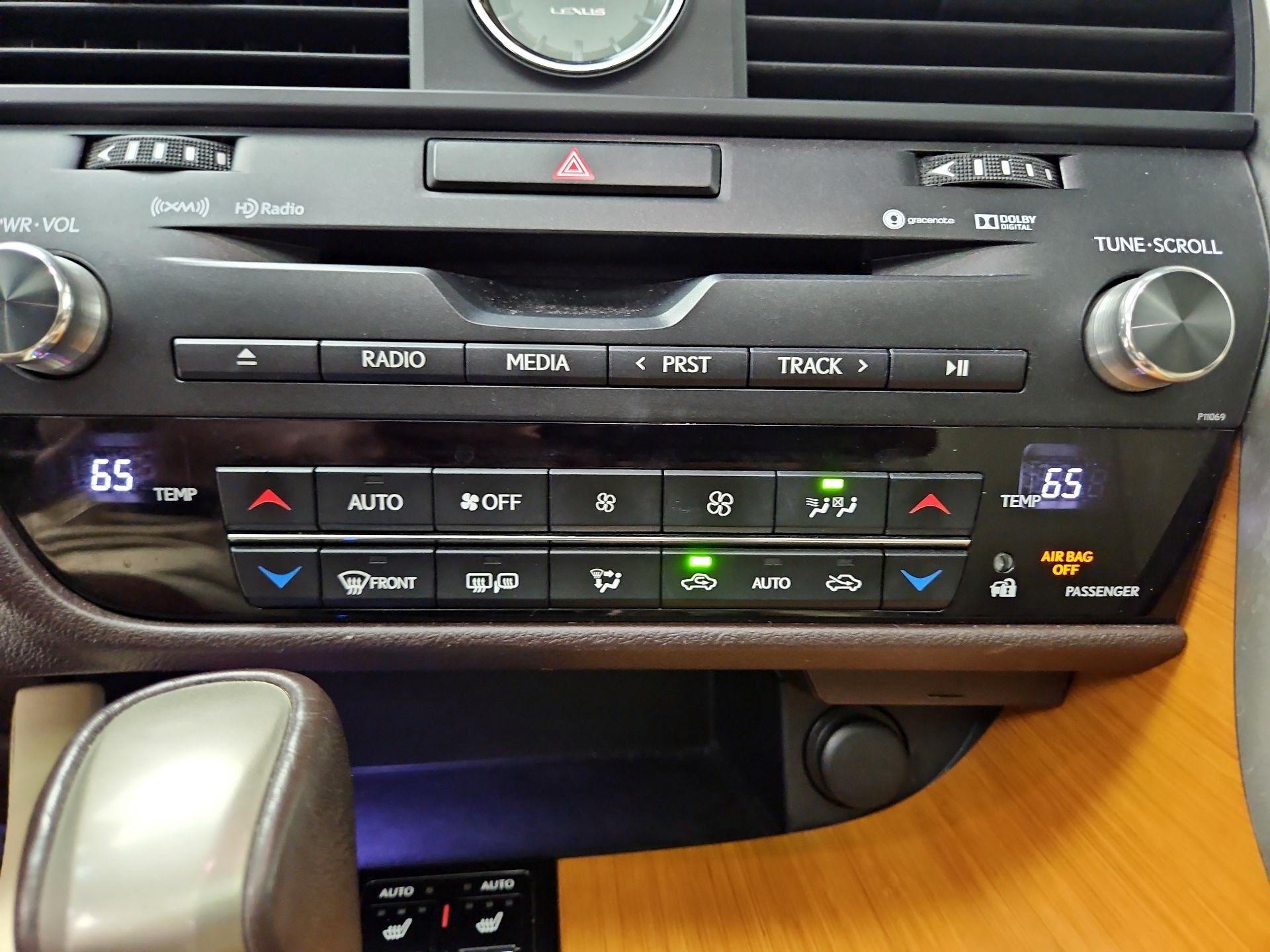 Thumbnail: 2016 Lexus RX - 17