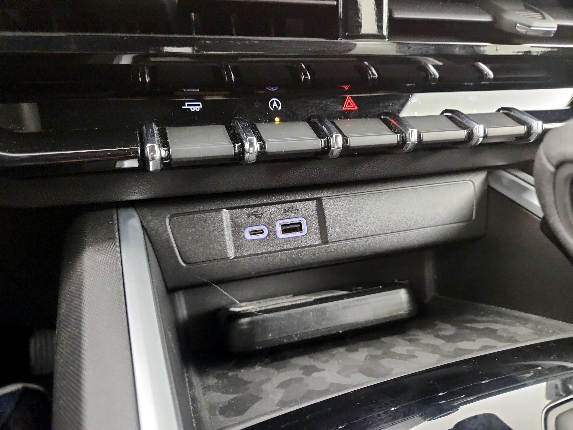 Thumbnail: 2024 Chevrolet Colorado - 18