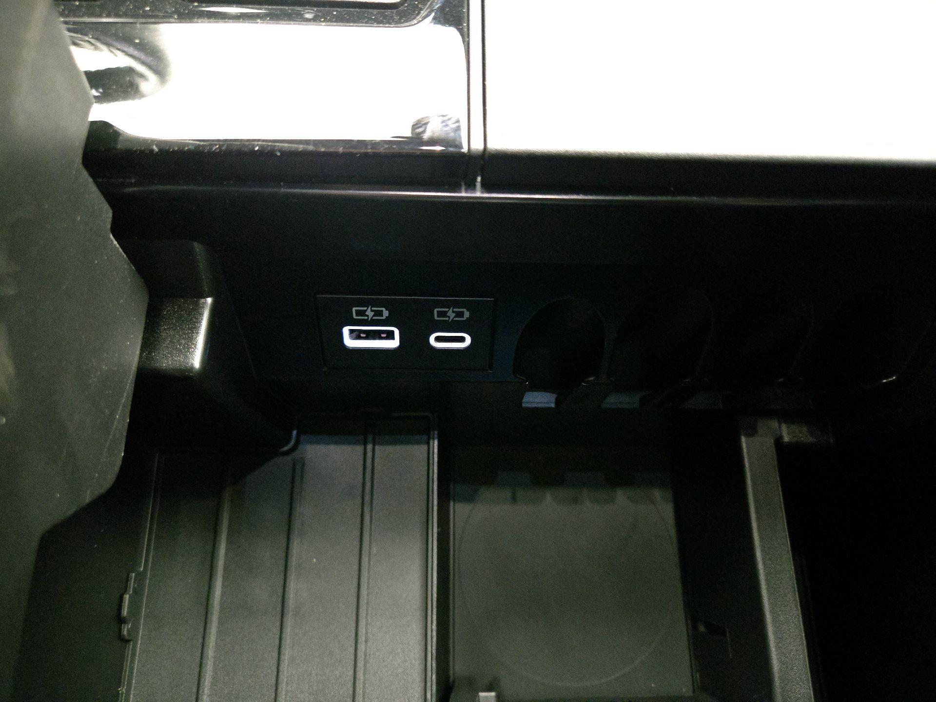 Thumbnail: 2026 Toyota Tundra - 18