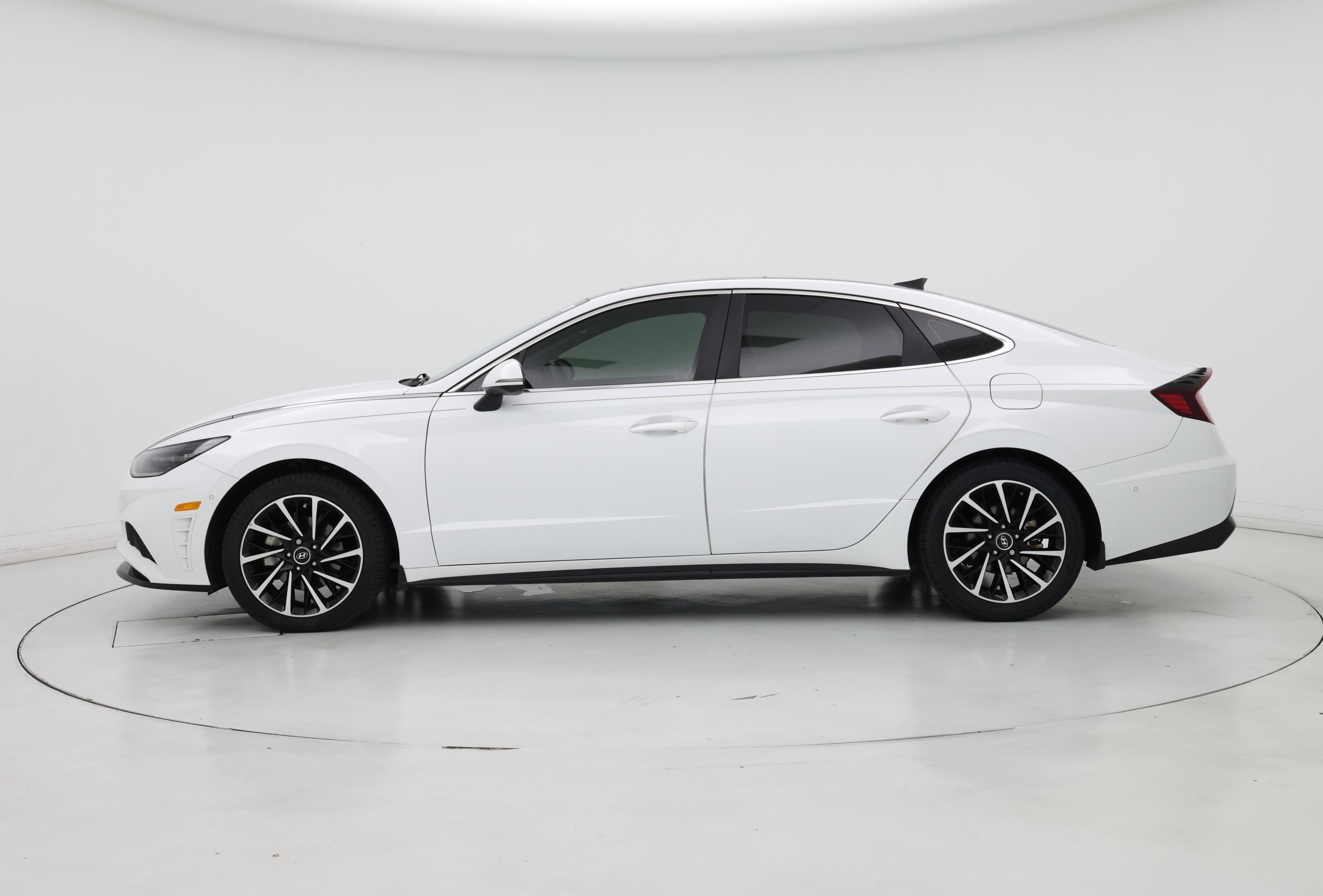 Thumbnail: 2021 Hyundai Sonata - 3