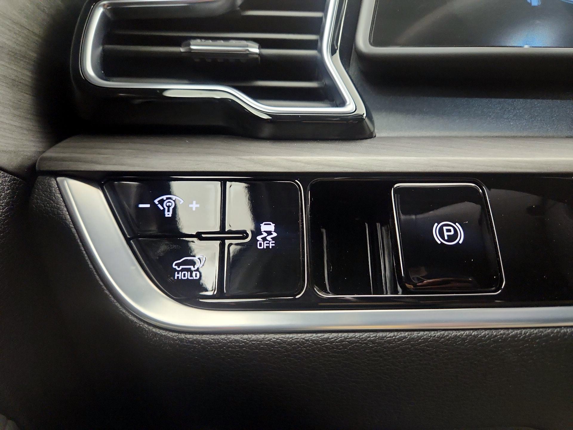 Thumbnail: 2023 Kia Sportage - 13