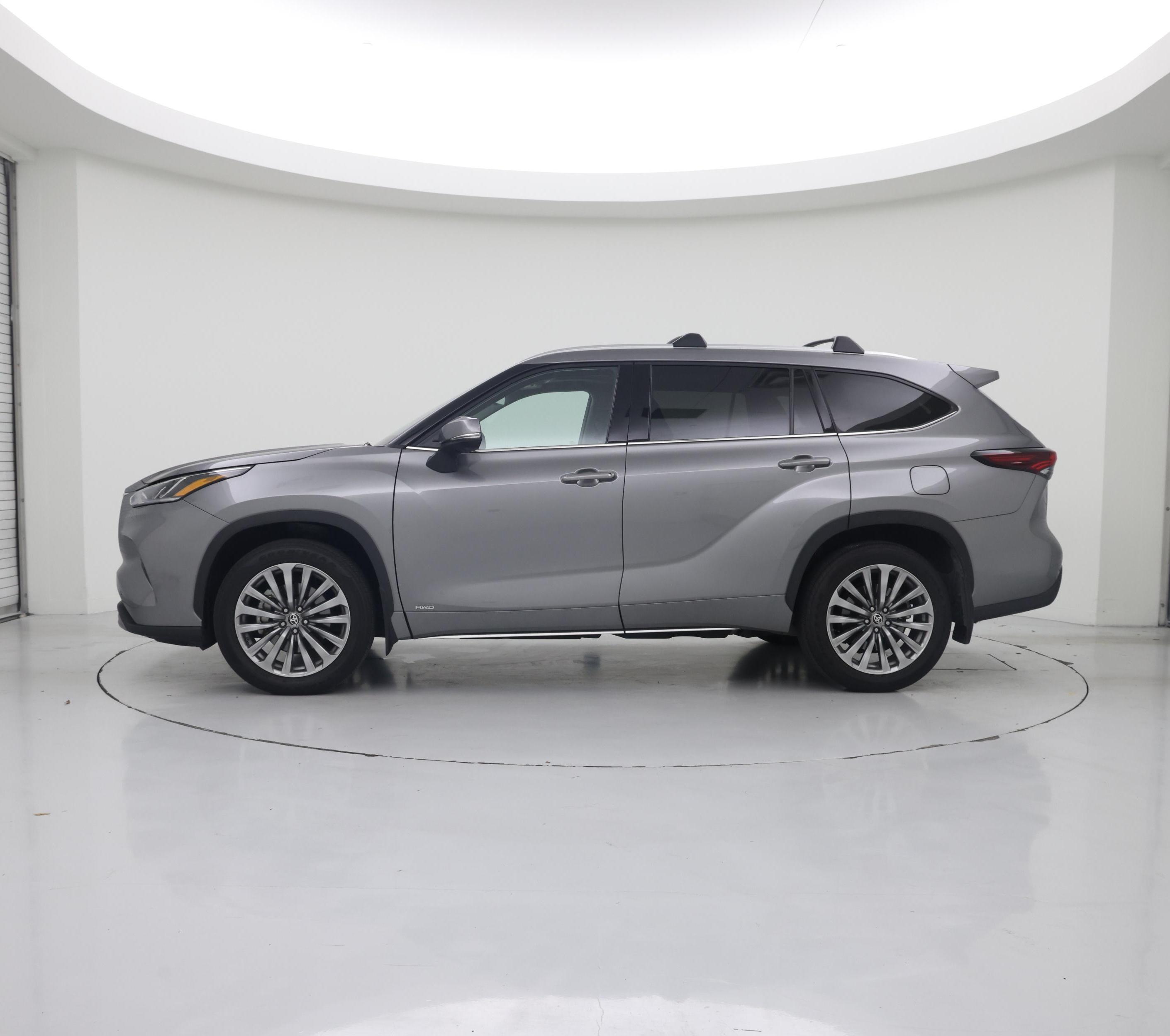Thumbnail: 2025 Toyota Highlander - 3