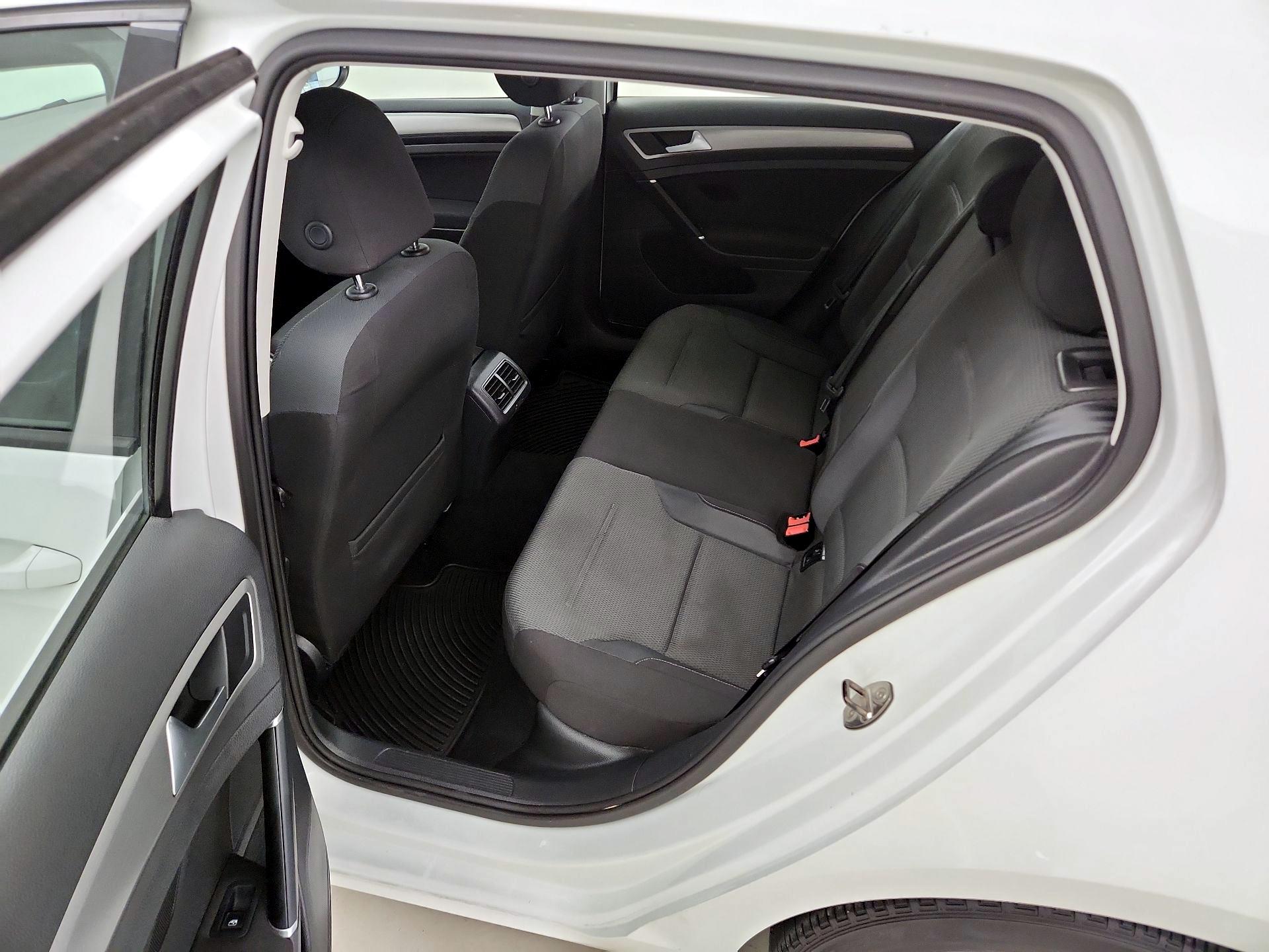 Thumbnail: 2016 Volkswagen Golf - 19