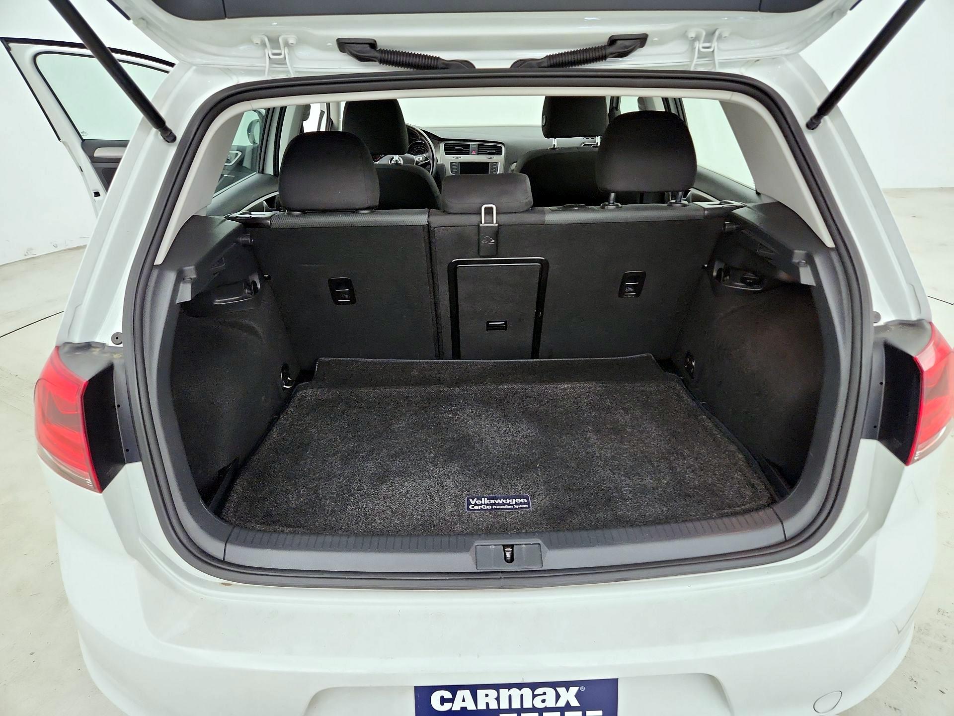 Thumbnail: 2016 Volkswagen Golf - 20