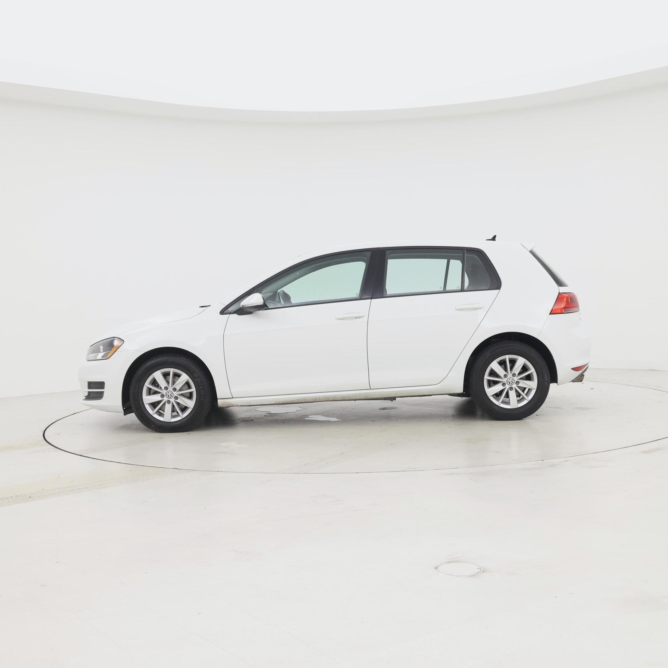 Thumbnail: 2016 Volkswagen Golf - 3