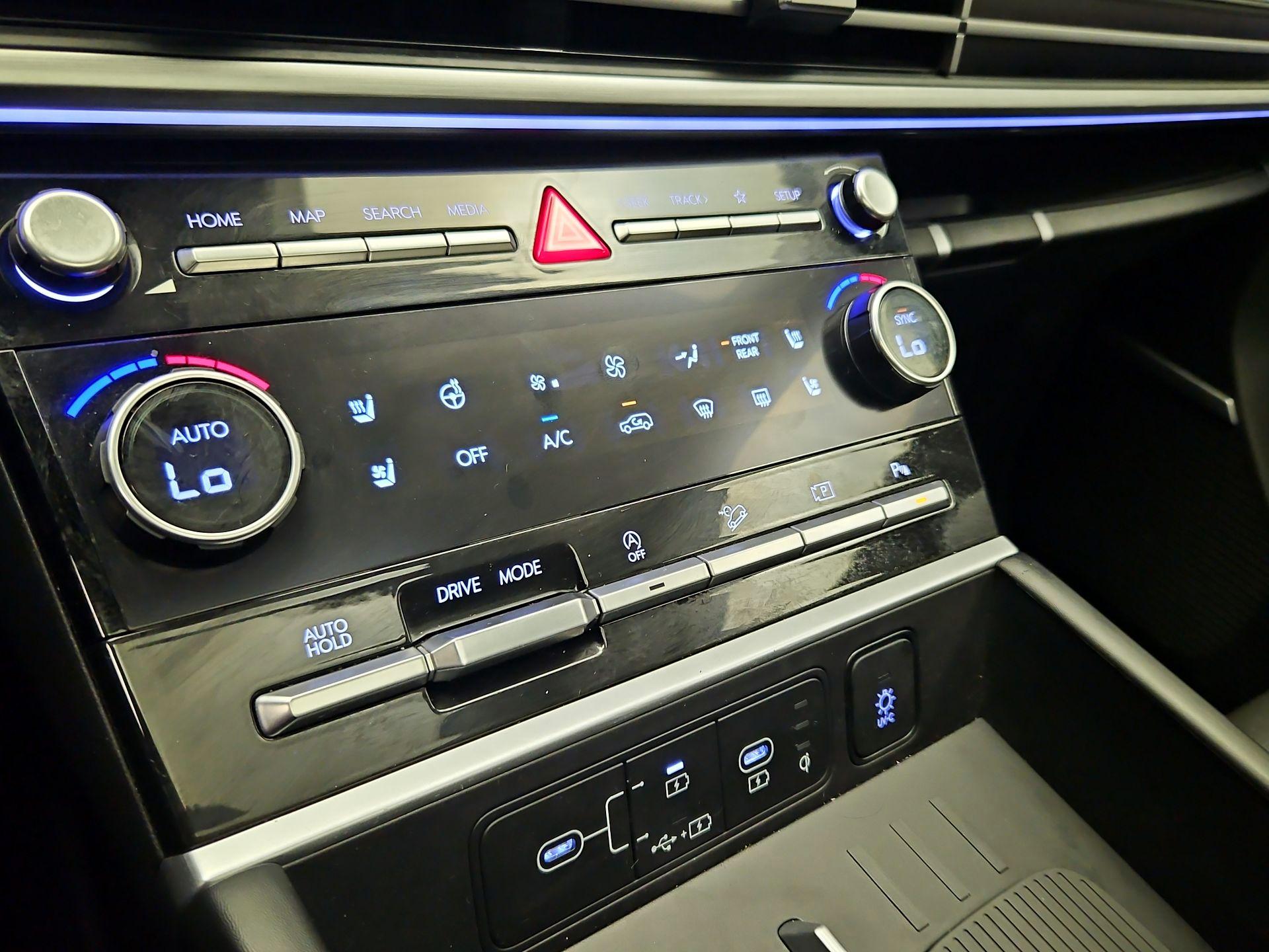 Thumbnail: 2024 Hyundai Santa Fe - 17