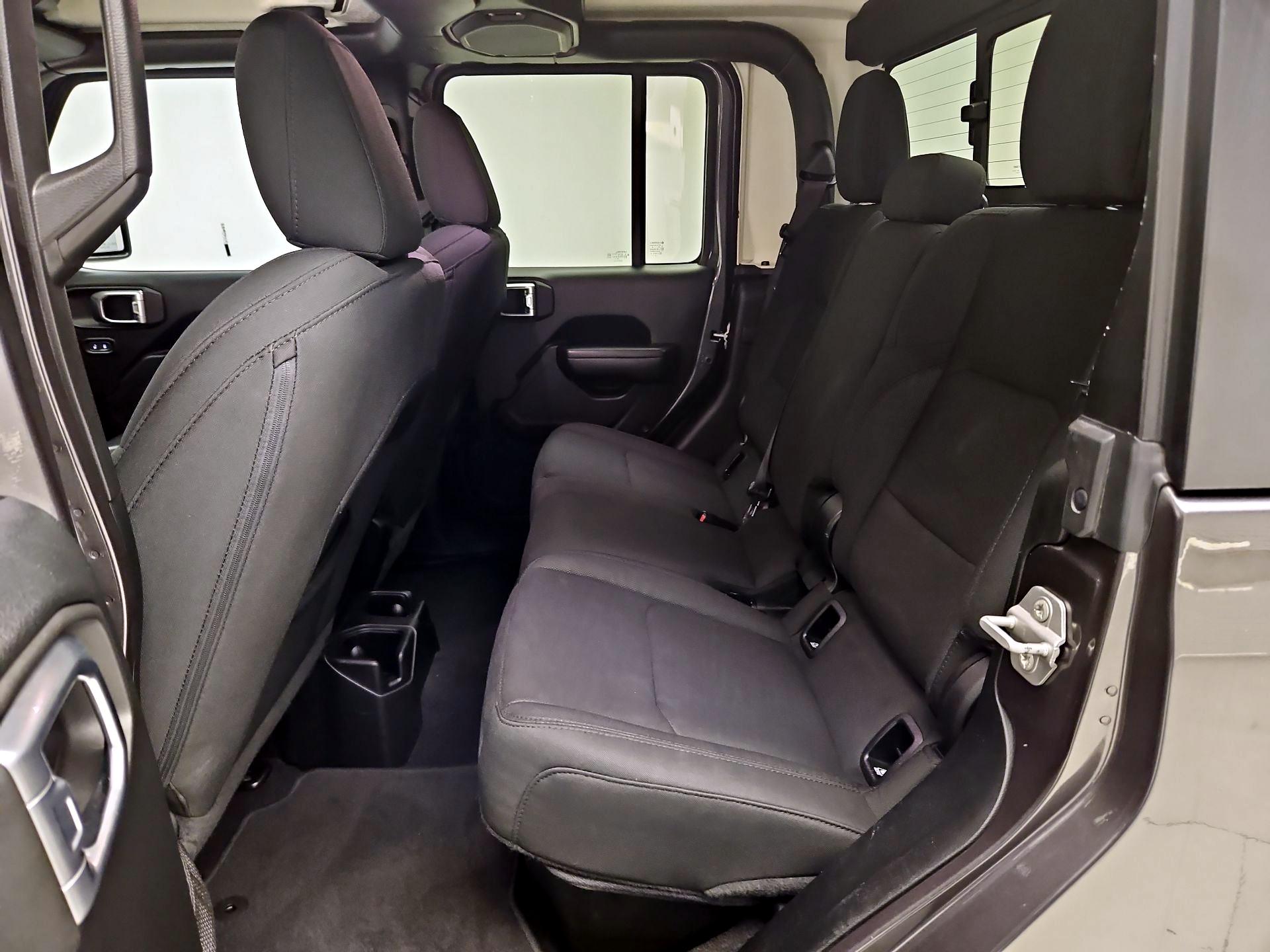 Thumbnail: 2020 Jeep Gladiator - 17