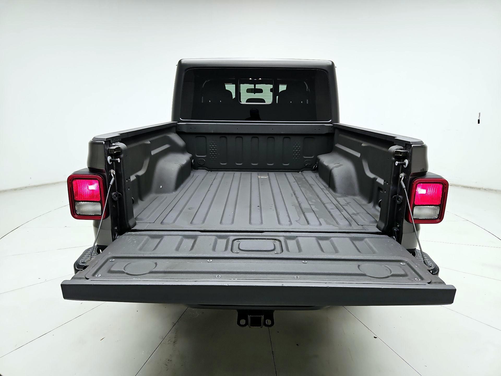 Thumbnail: 2020 Jeep Gladiator - 18