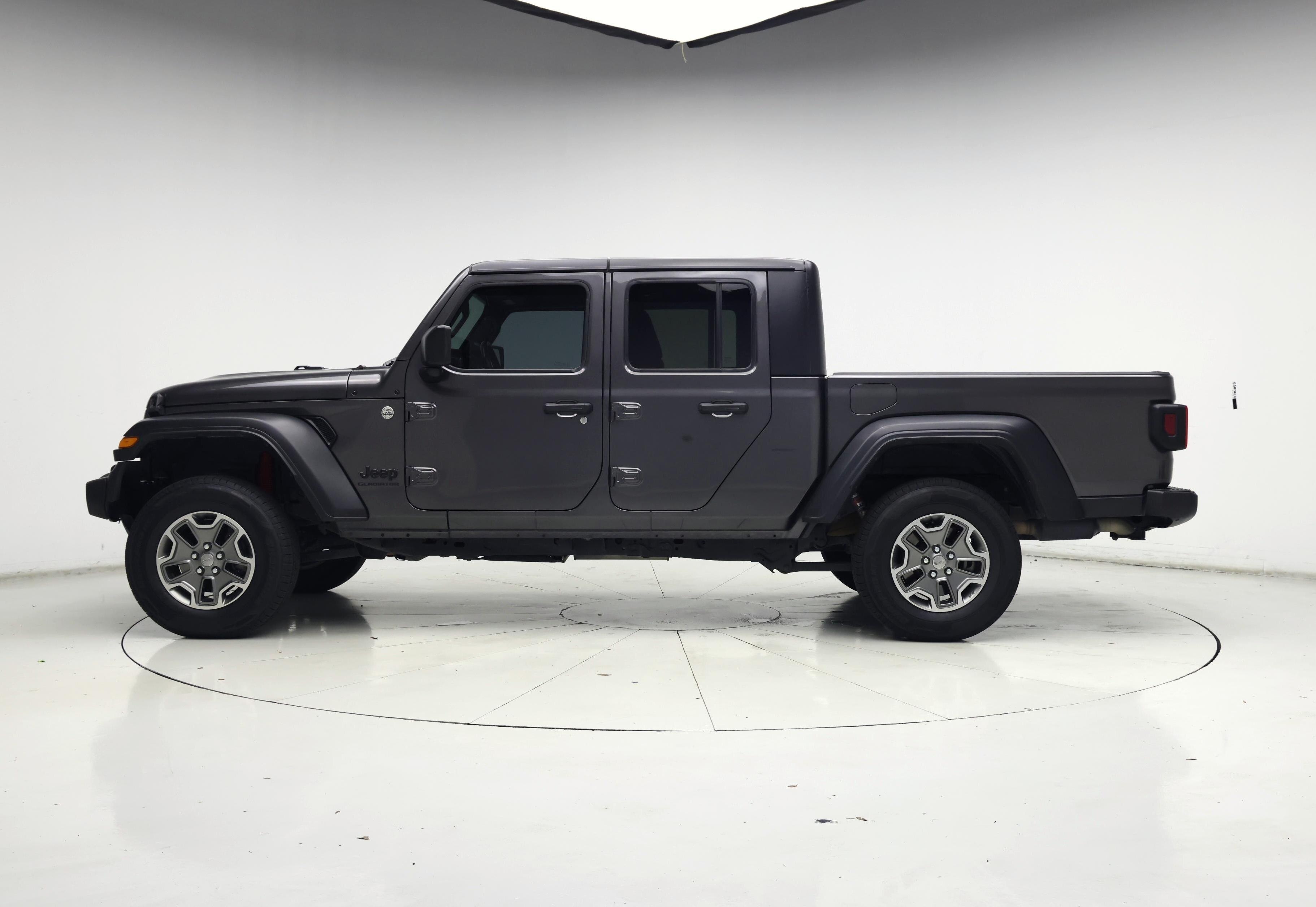 Thumbnail: 2020 Jeep Gladiator - 3