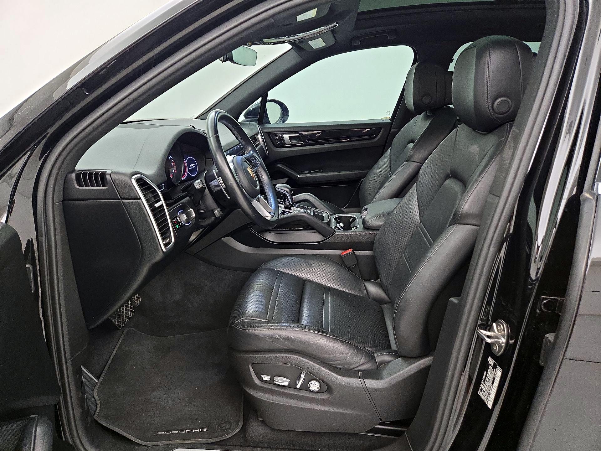 Thumbnail: 2020 Porsche Cayenne - 11