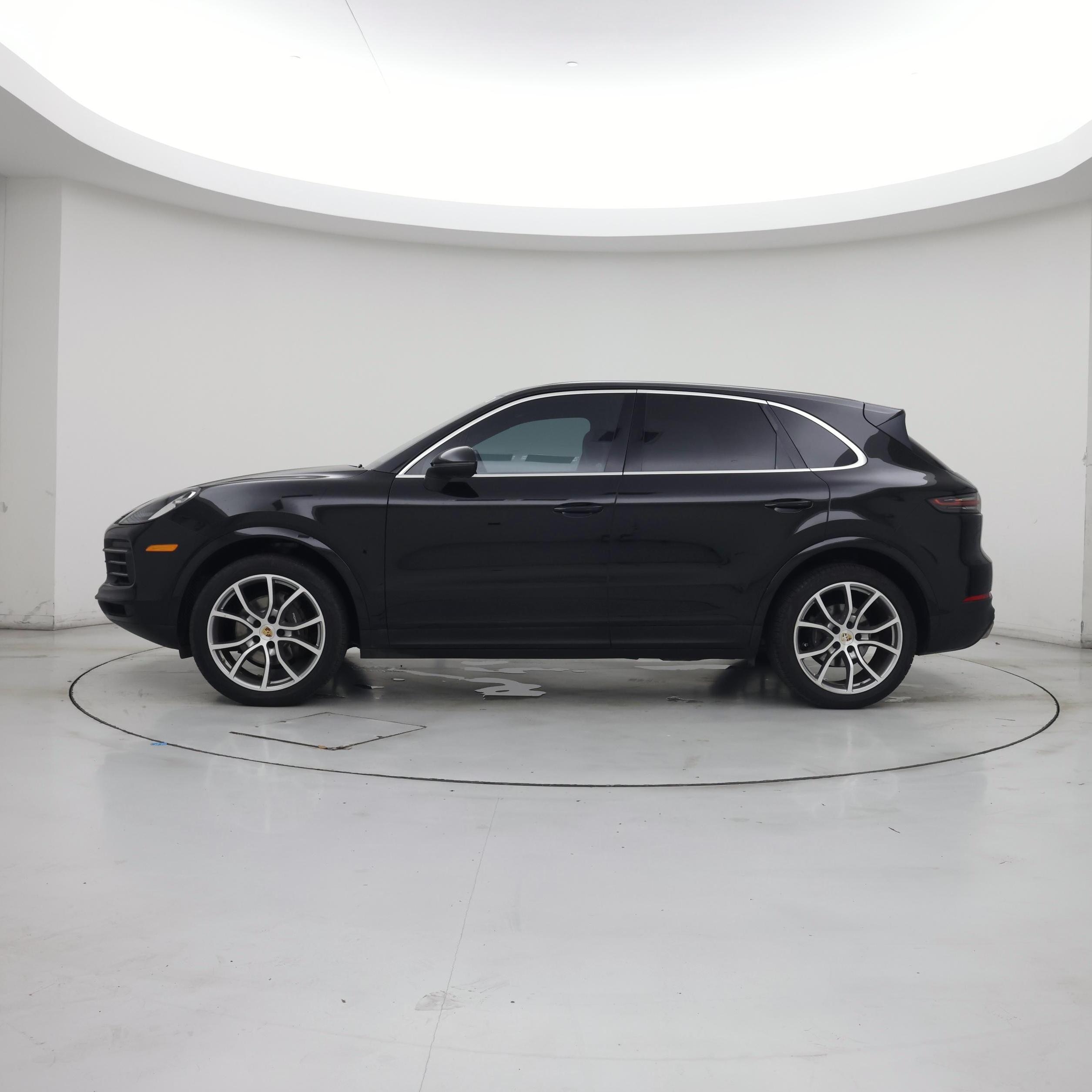 Thumbnail: 2020 Porsche Cayenne - 3