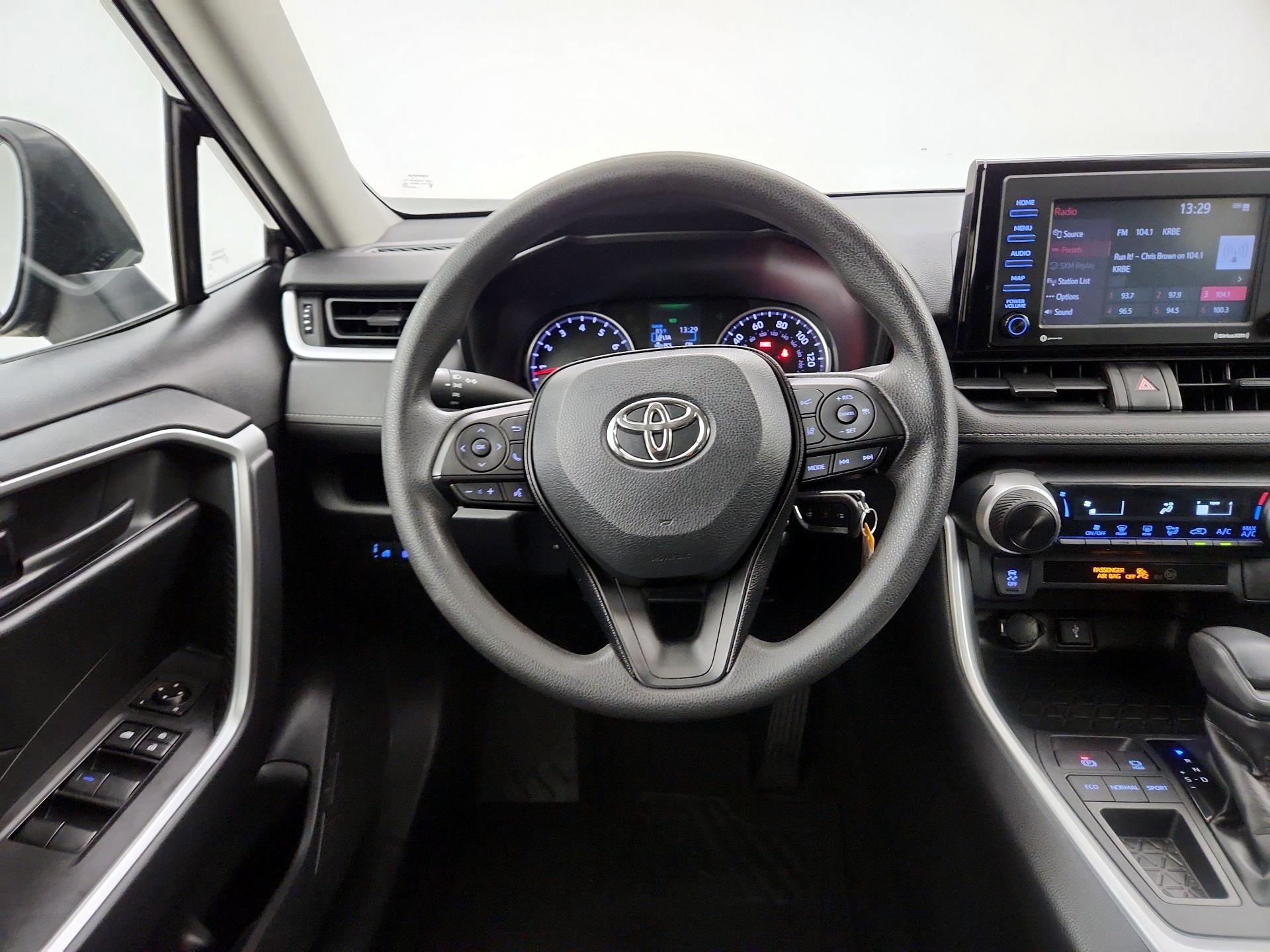 Thumbnail: 2020 Toyota RAV4 - 10