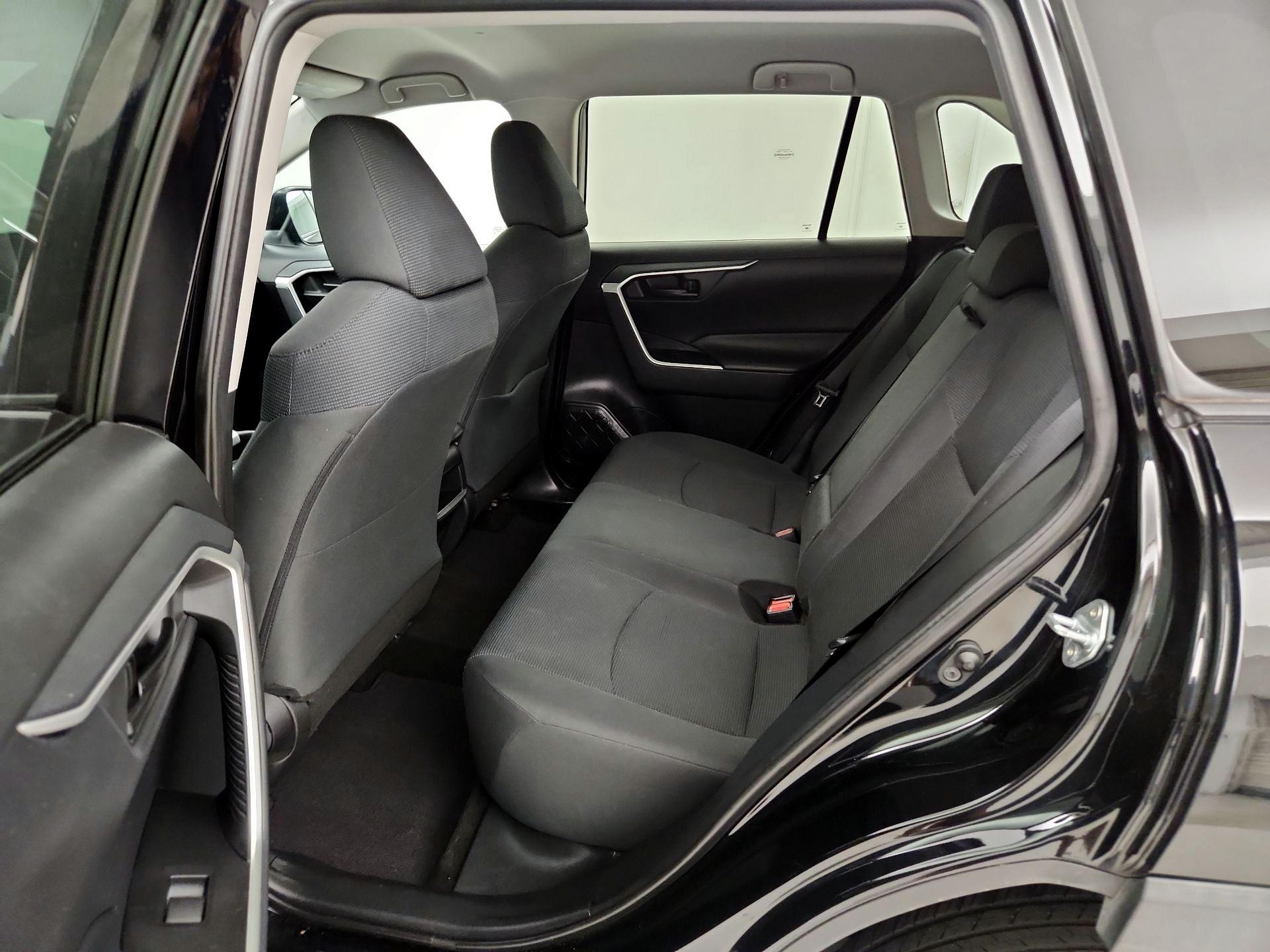 Thumbnail: 2020 Toyota RAV4 - 19