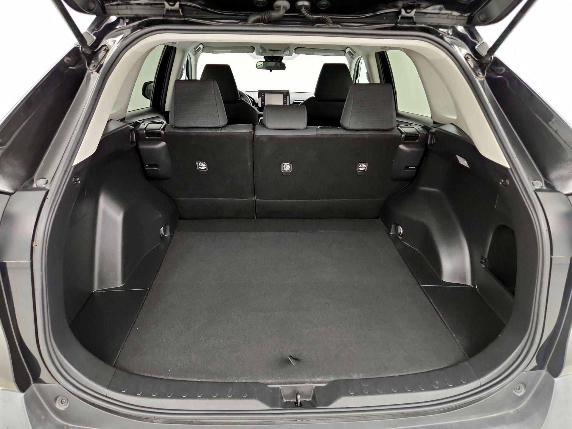 Thumbnail: 2020 Toyota RAV4 - 20