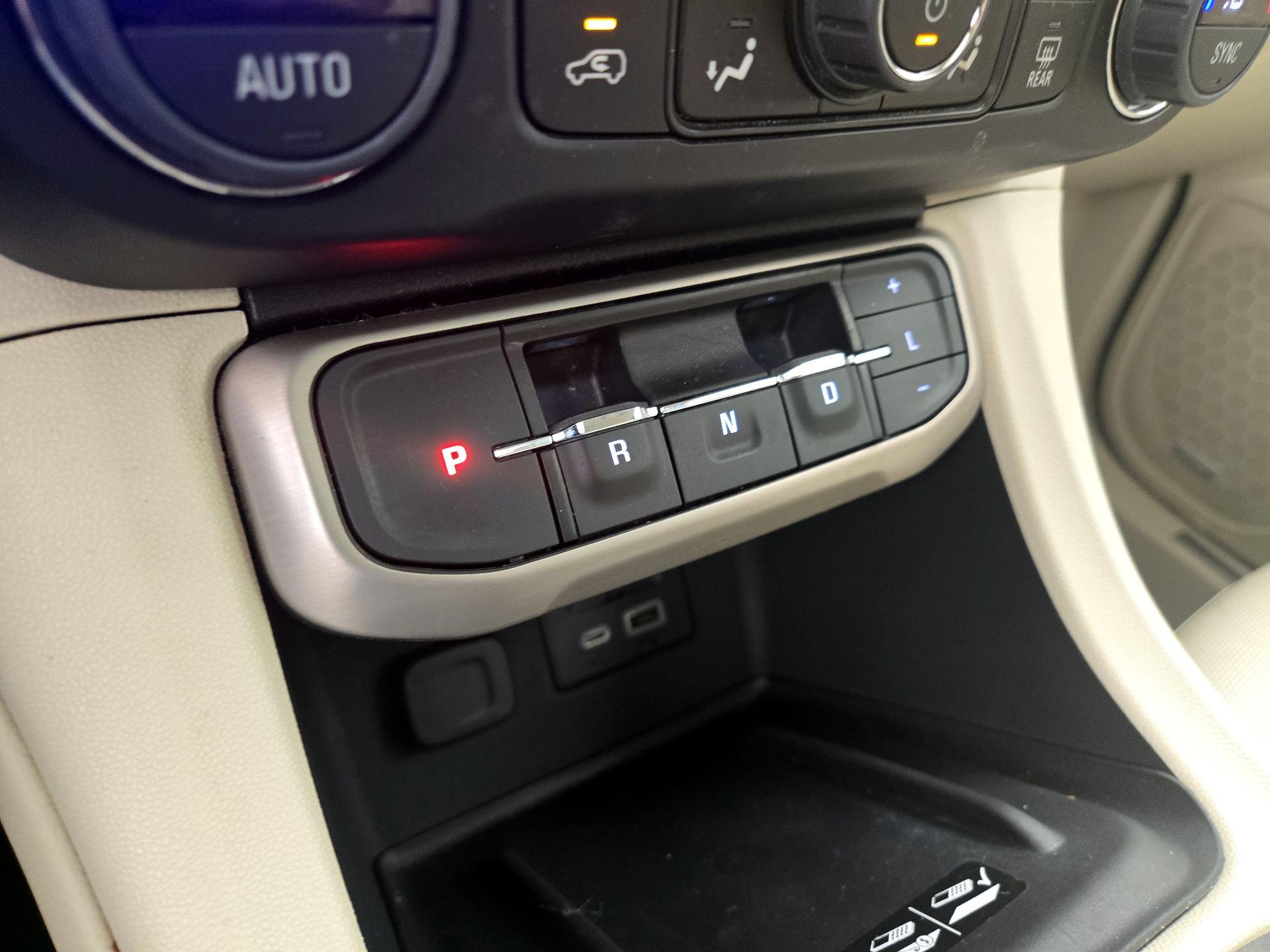 Thumbnail: 2023 GMC Acadia - 17