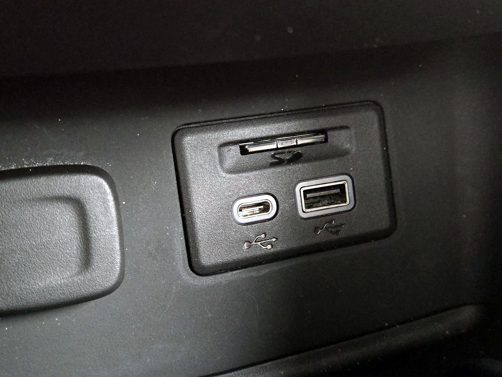 Thumbnail: 2023 GMC Acadia - 18