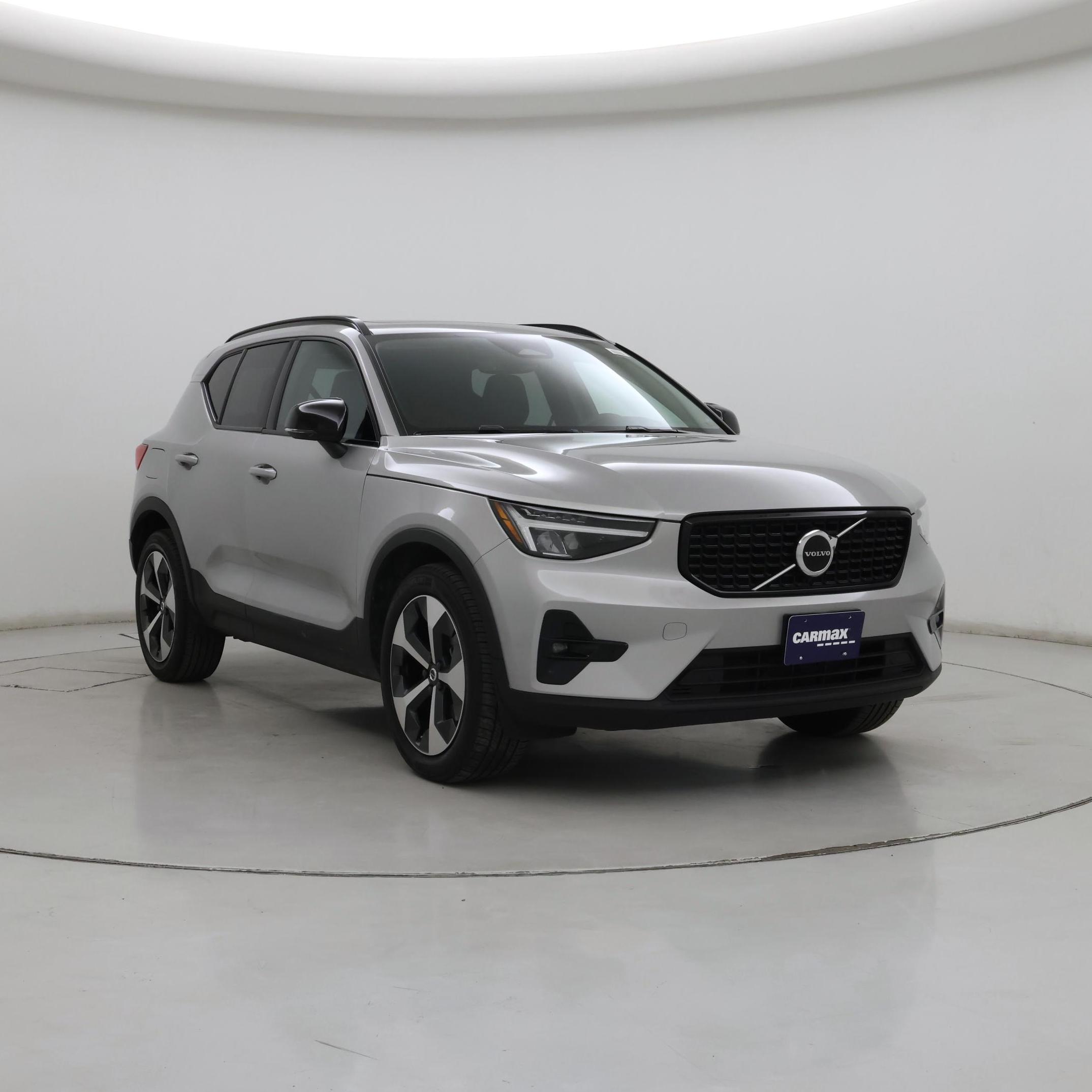 2023 Volvo XC40 B5 Plus Dark Theme AWD