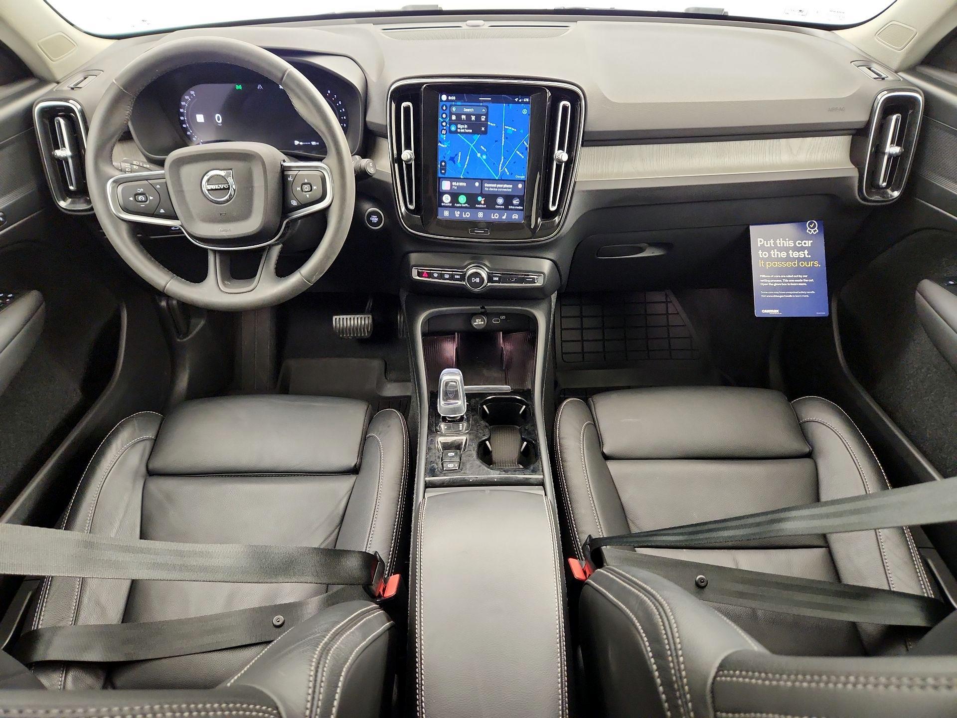 Thumbnail: 2023 Volvo XC40 - 9