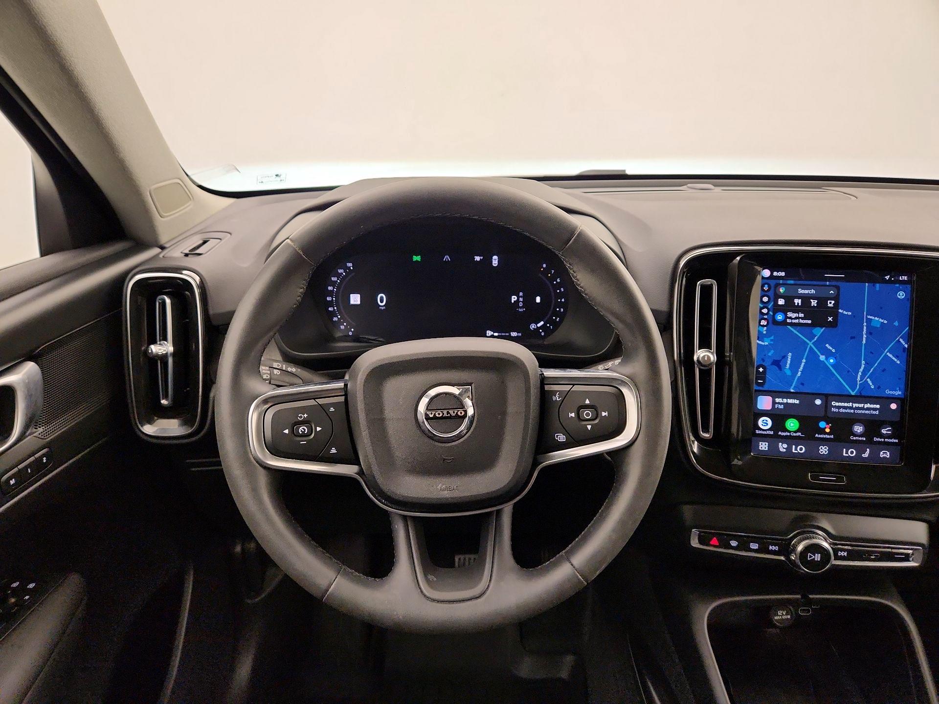 Thumbnail: 2023 Volvo XC40 - 10