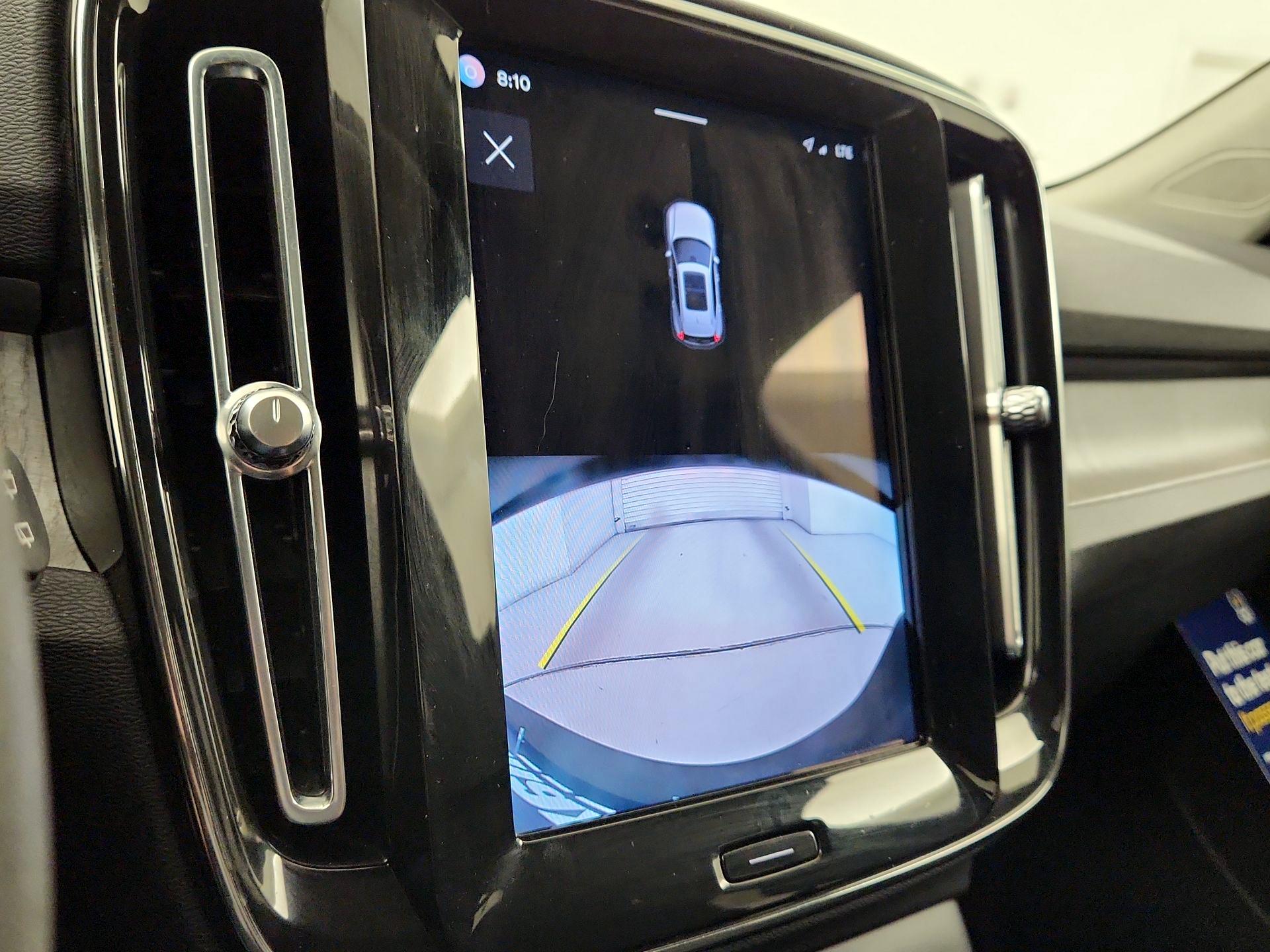 Thumbnail: 2023 Volvo XC40 - 15