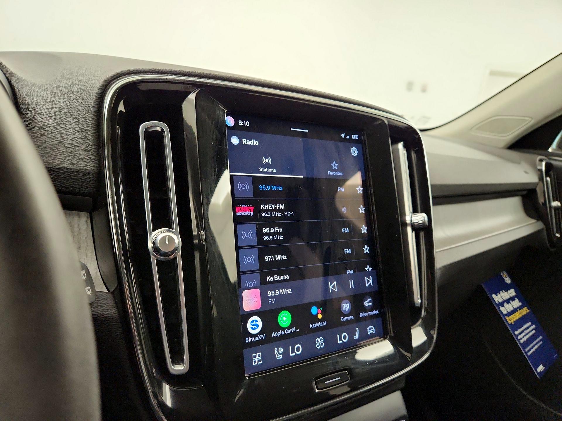 Thumbnail: 2023 Volvo XC40 - 16