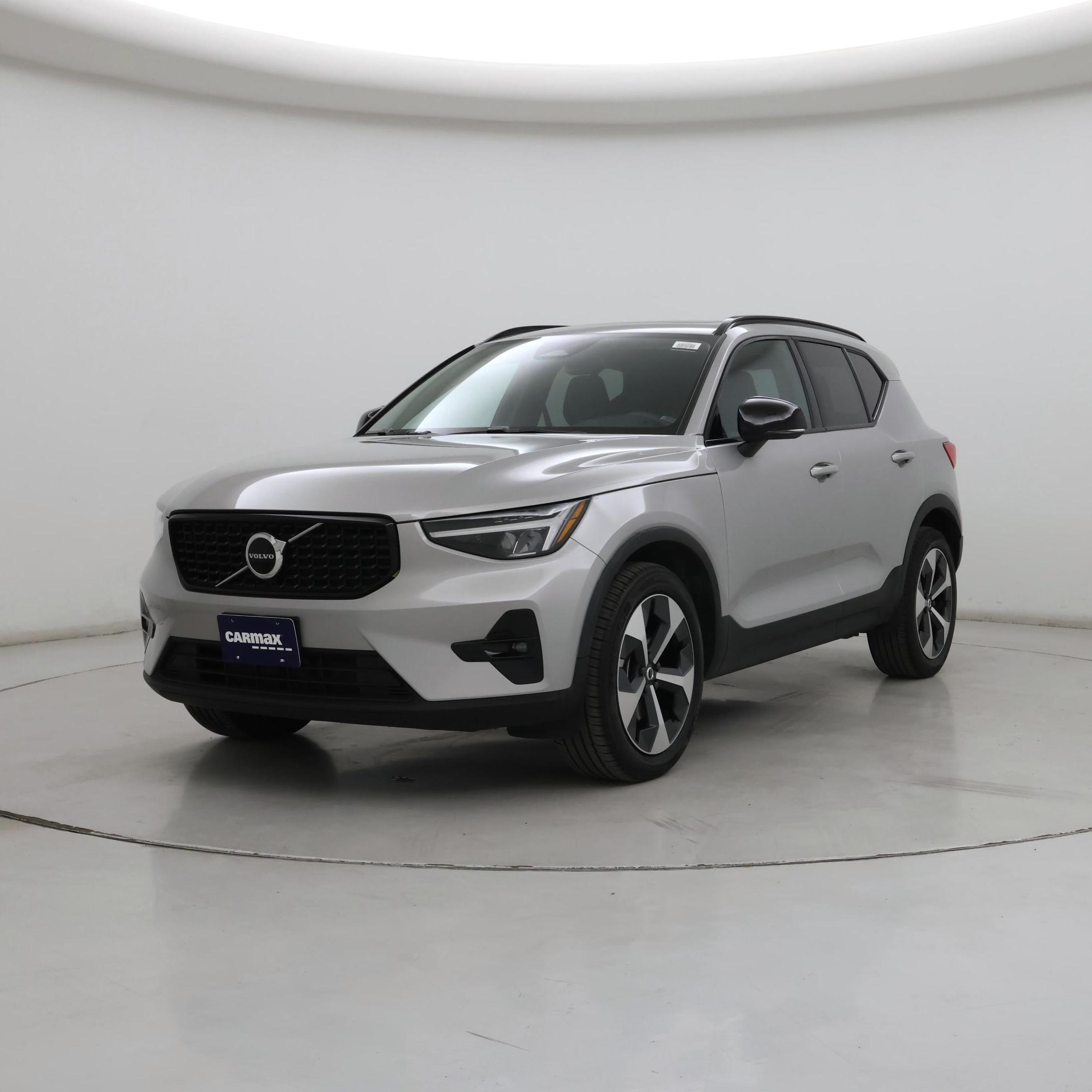 Thumbnail: 2023 Volvo XC40 - 4