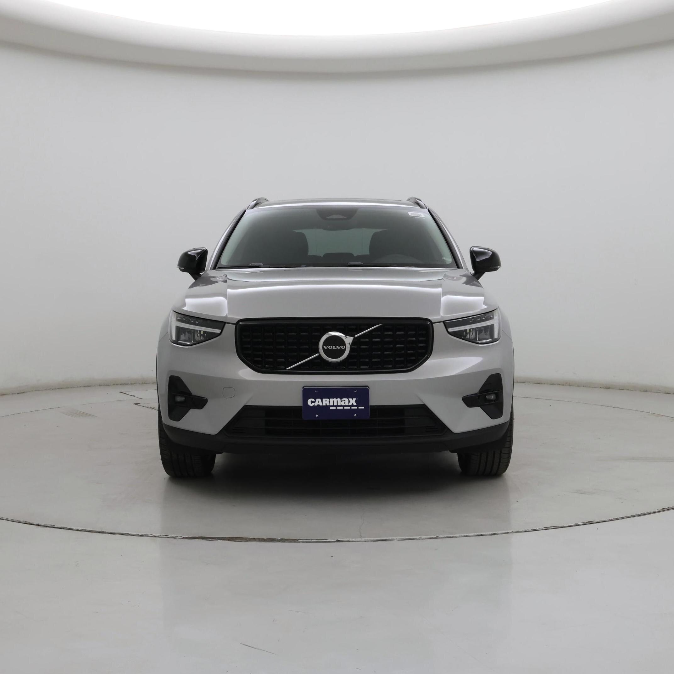 Thumbnail: 2023 Volvo XC40 - 5