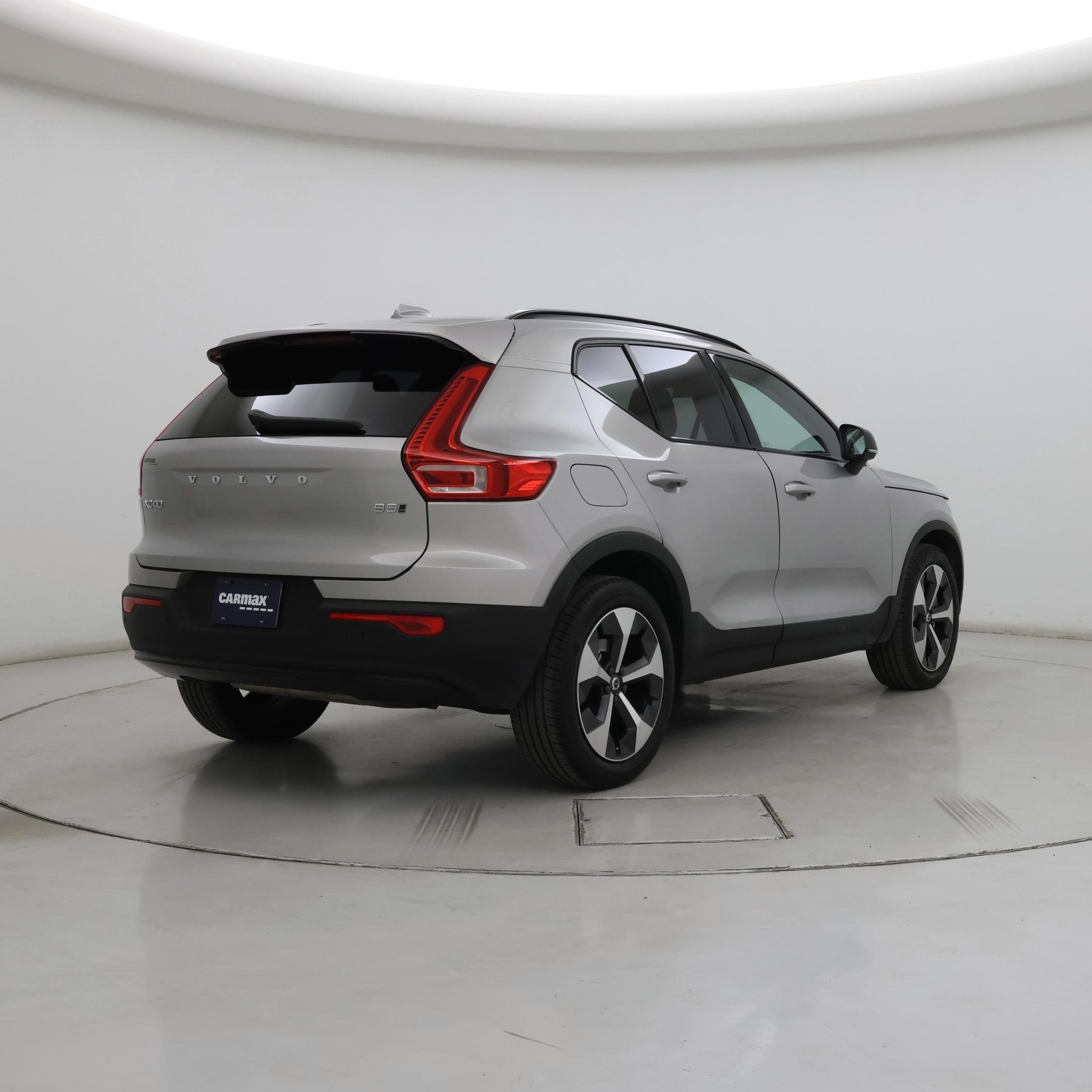 Thumbnail: 2023 Volvo XC40 - 8