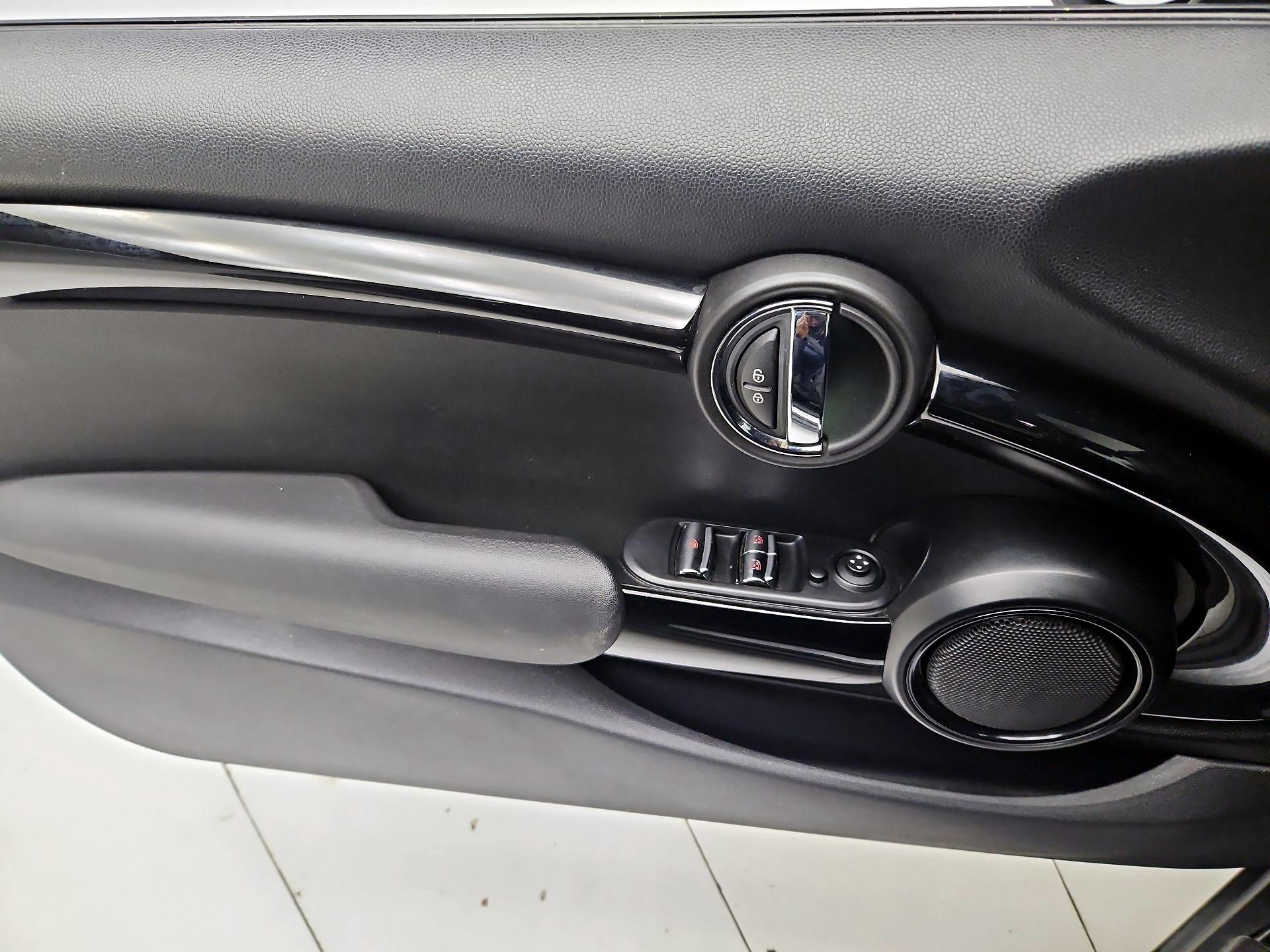 Thumbnail: 2019 MINI Cooper - 12