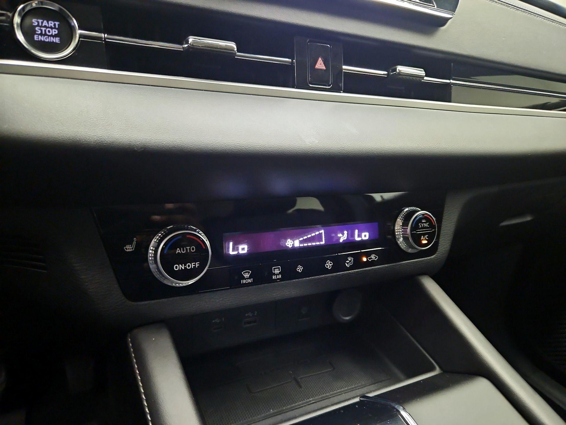 Thumbnail: 2024 Mitsubishi Outlander - 14