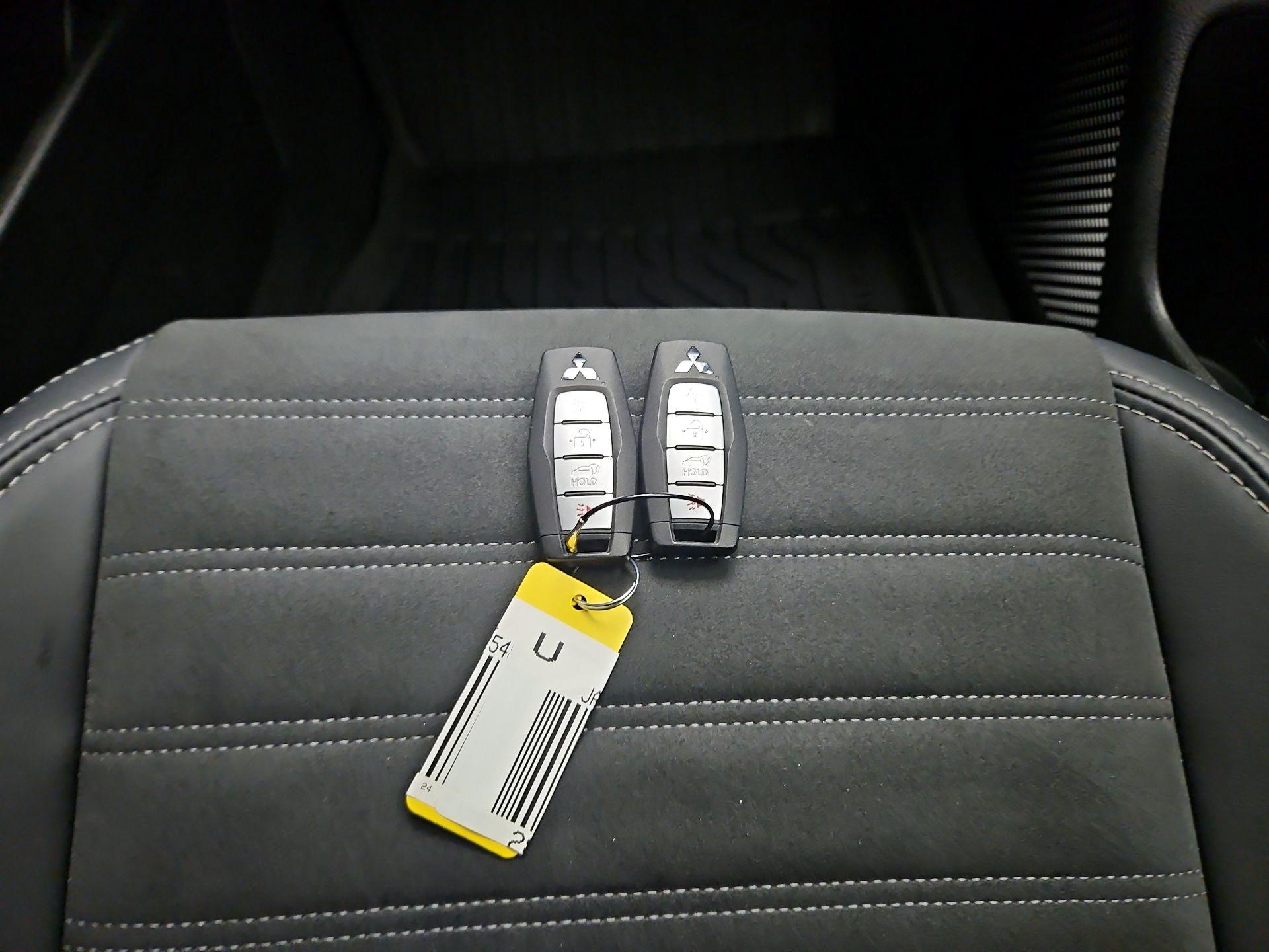 Thumbnail: 2024 Mitsubishi Outlander - 19