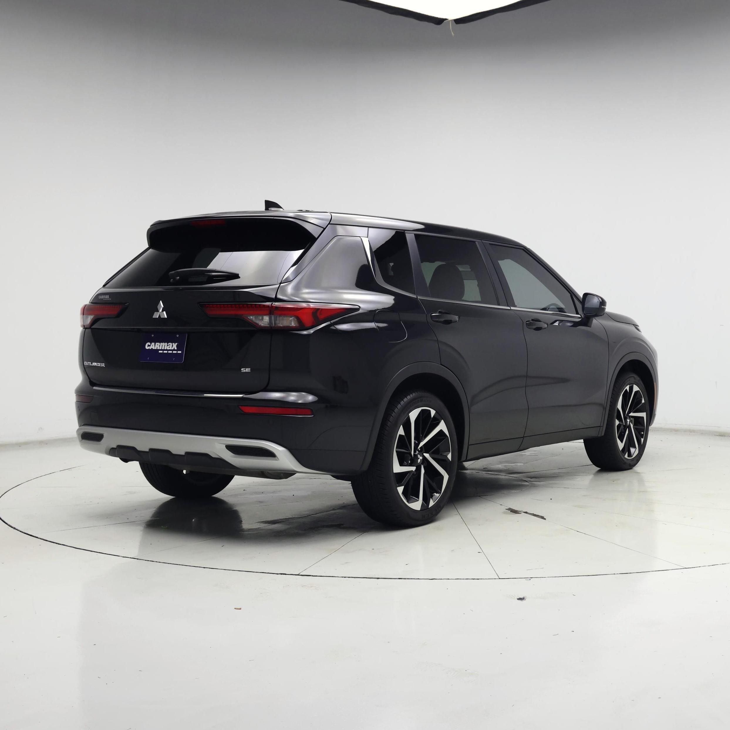 Thumbnail: 2024 Mitsubishi Outlander - 8