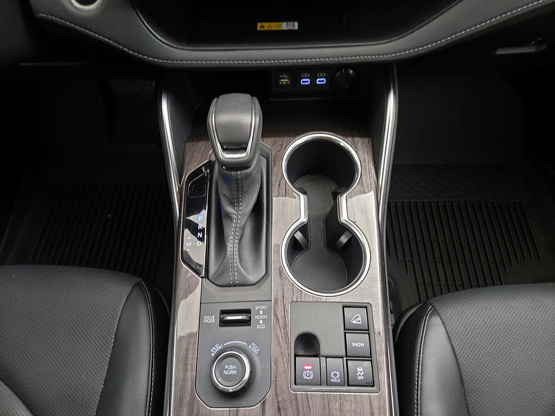 Thumbnail: 2025 Toyota Highlander - 17