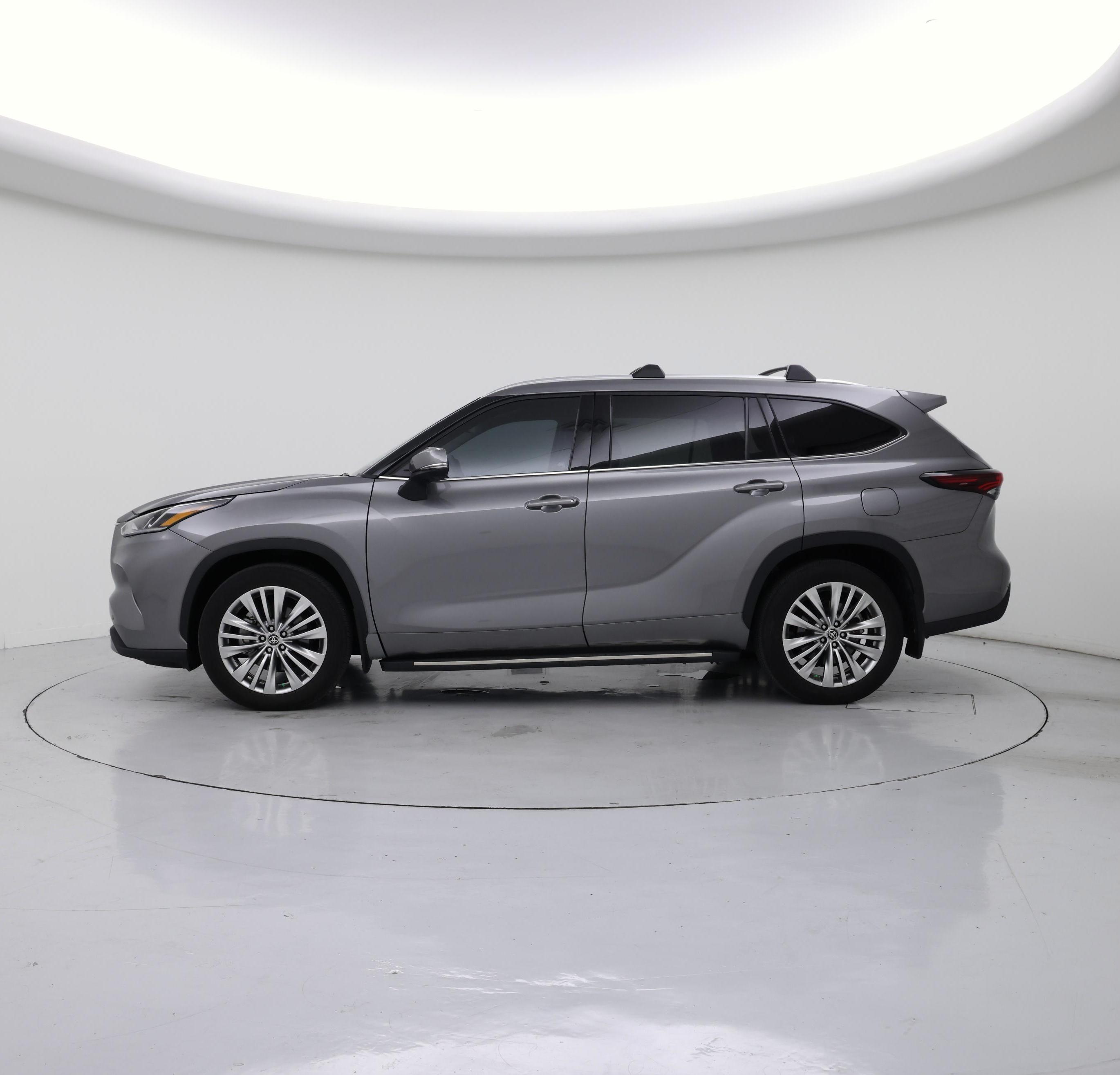 Thumbnail: 2025 Toyota Highlander - 3