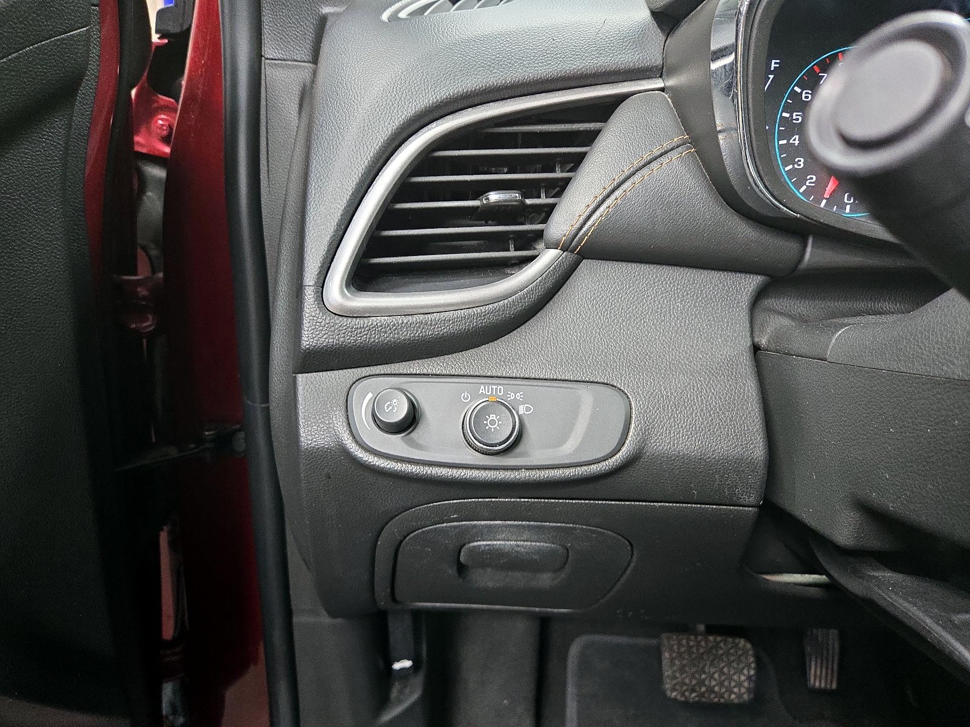 Thumbnail: 2021 Chevrolet Trax - 13