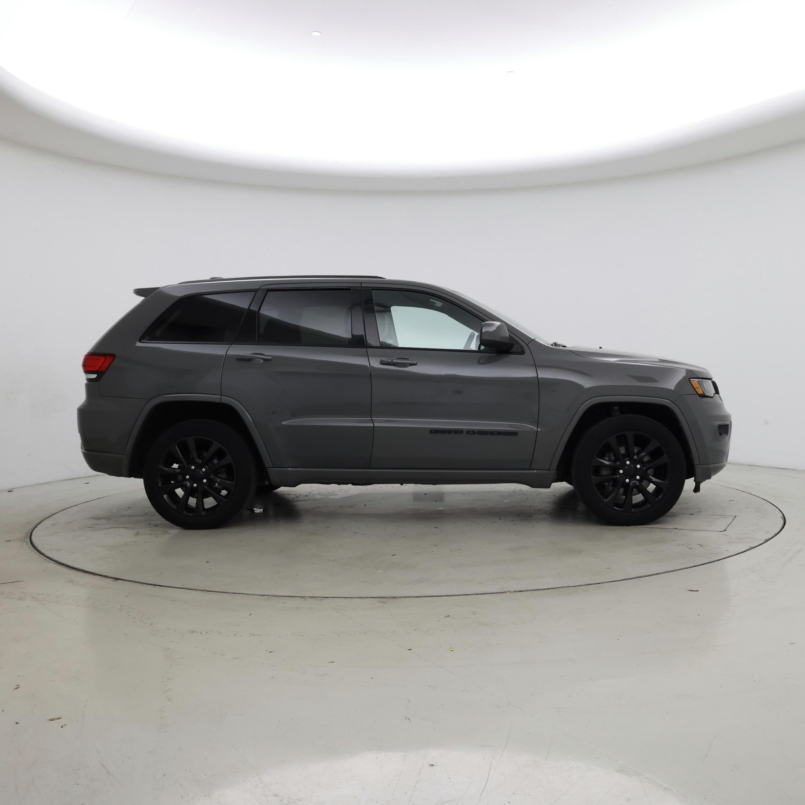 Thumbnail: 2021 Jeep Grand Cherokee - 7