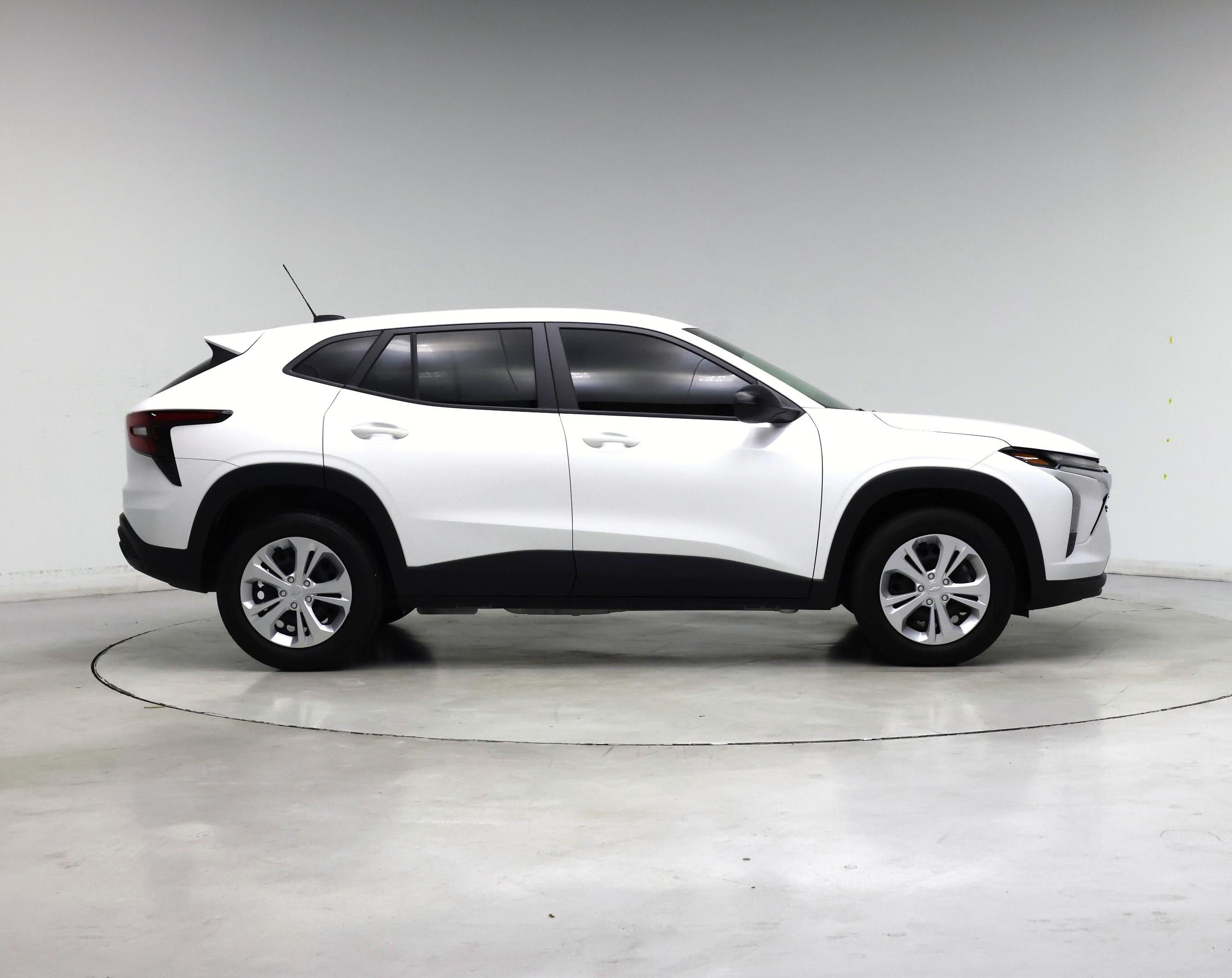 Thumbnail: 2025 Chevrolet Trax - 7