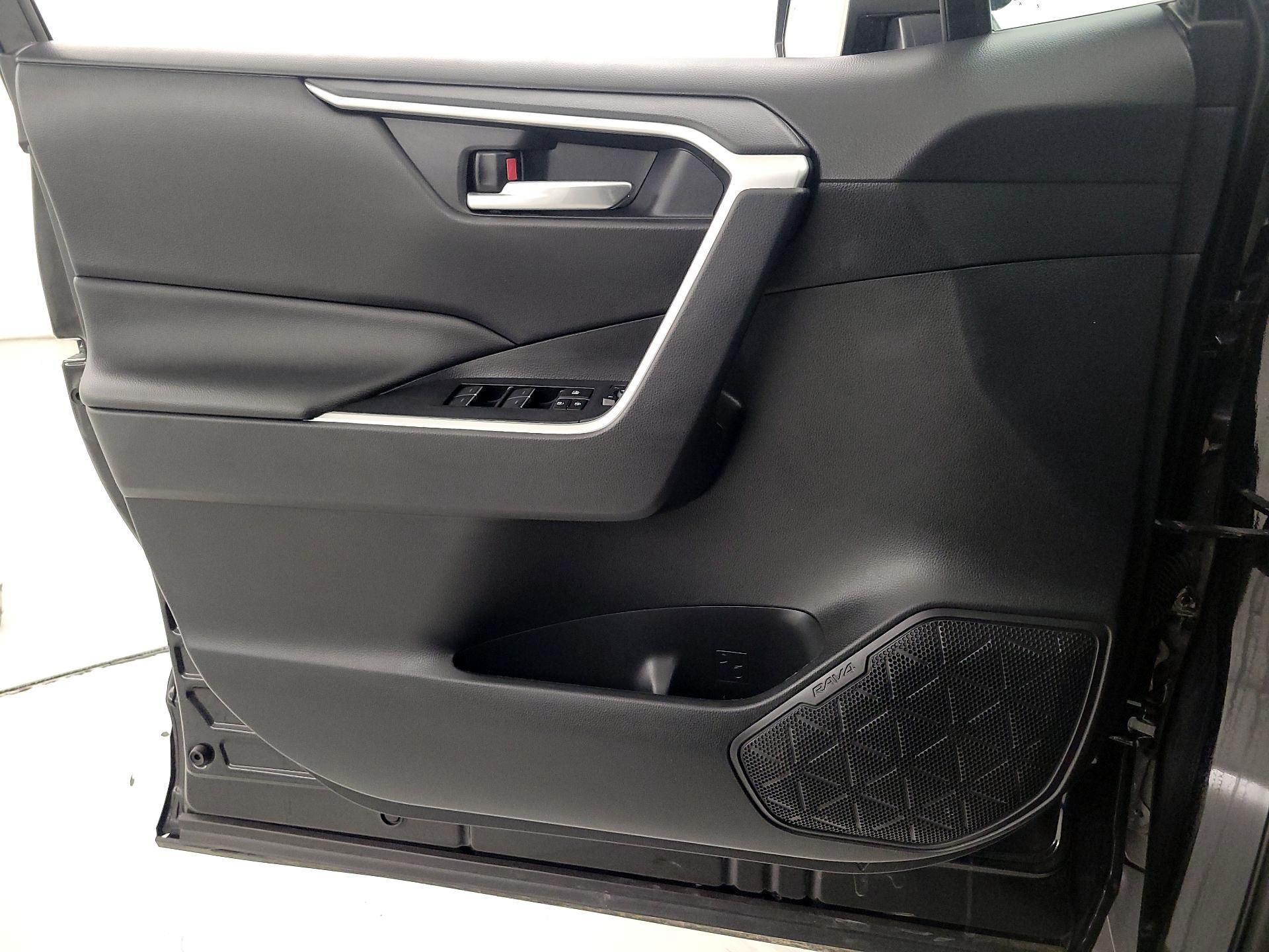 Thumbnail: 2024 Toyota RAV4 - 12