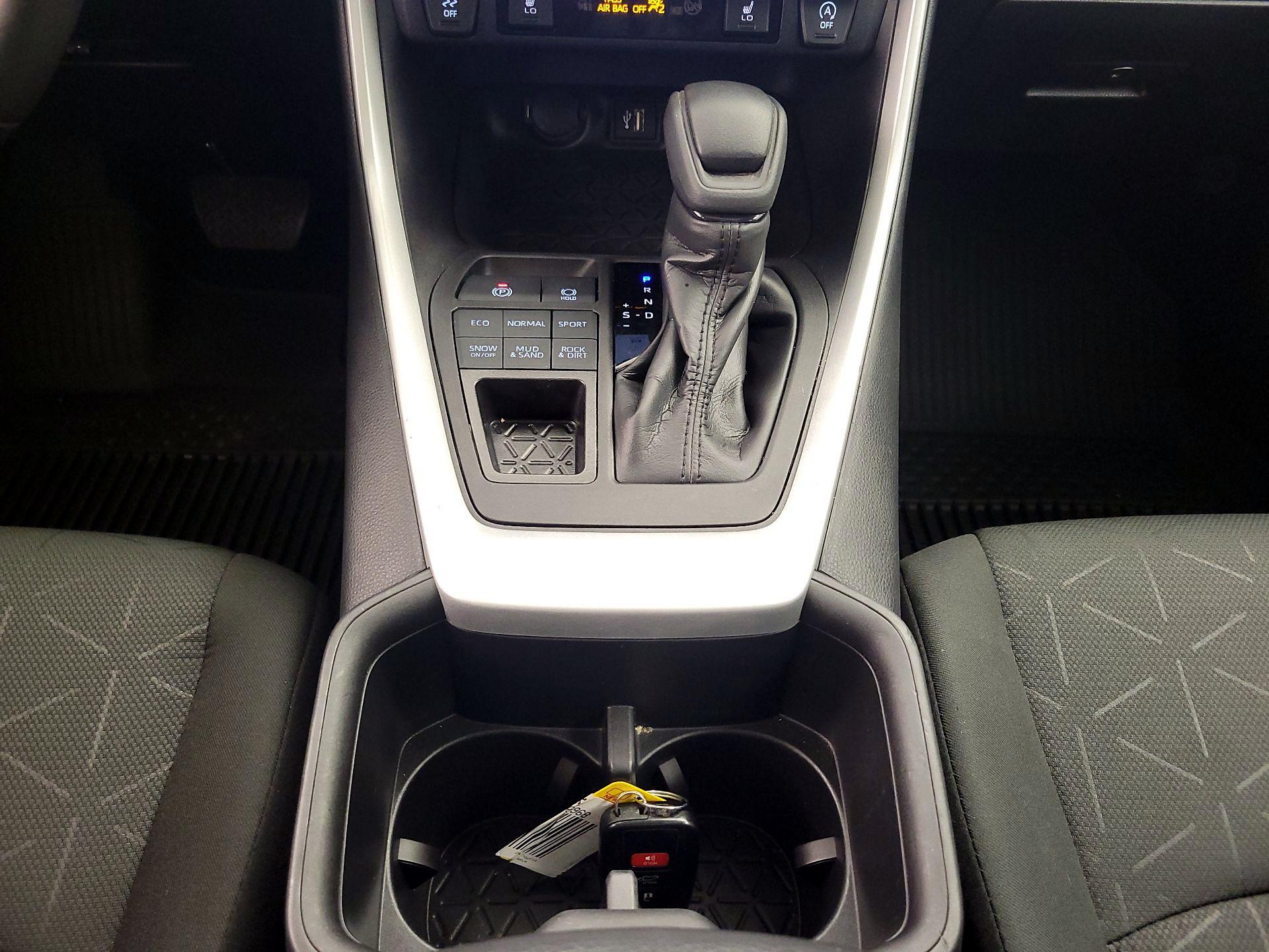 Thumbnail: 2024 Toyota RAV4 - 17