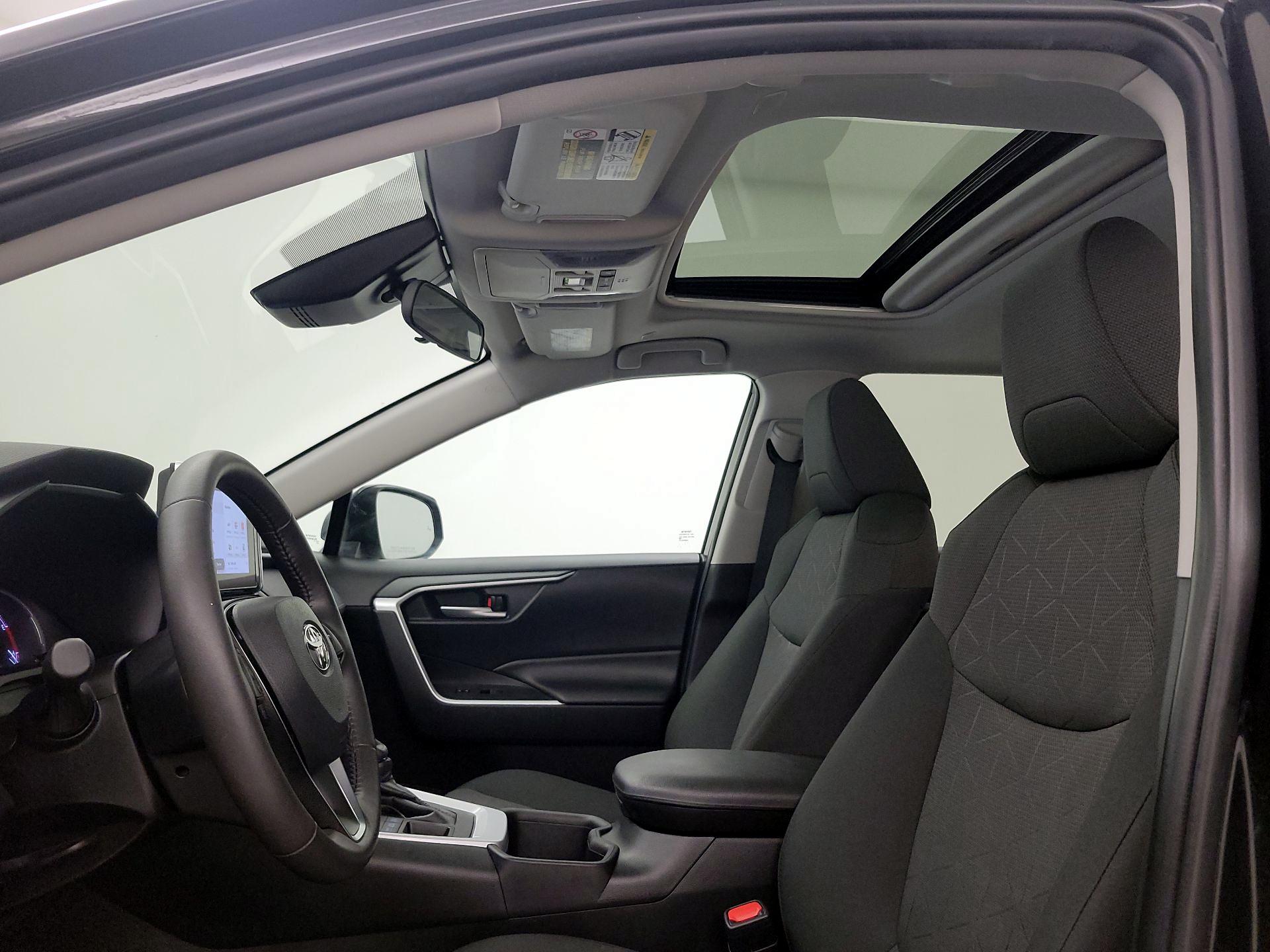 Thumbnail: 2024 Toyota RAV4 - 18