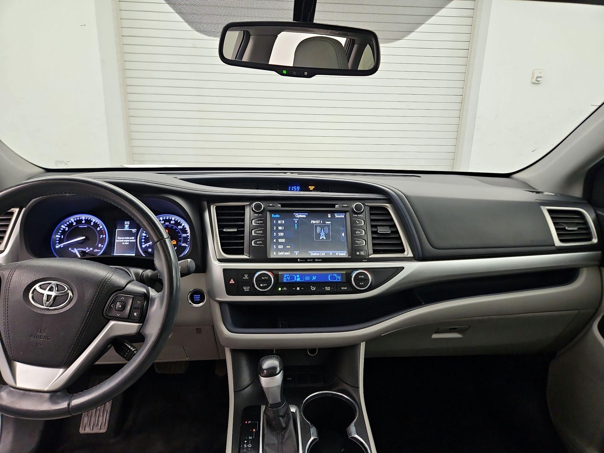 Thumbnail: 2016 Toyota Highlander - 9