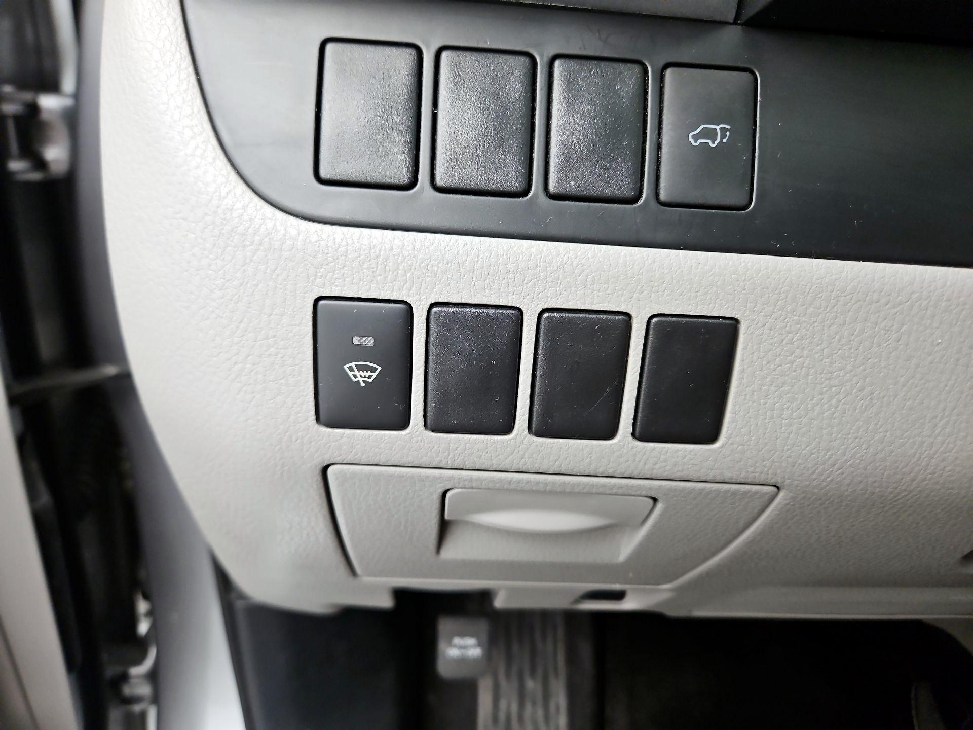 Thumbnail: 2016 Toyota Highlander - 13