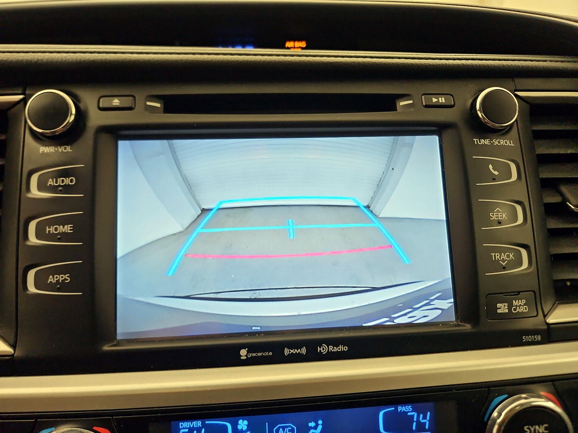 Thumbnail: 2016 Toyota Highlander - 14