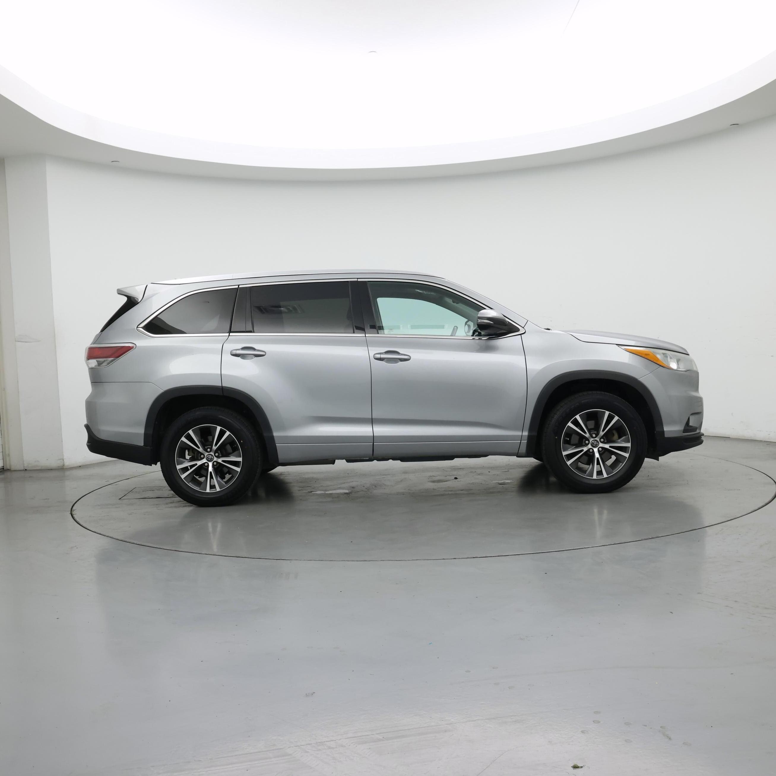 Thumbnail: 2016 Toyota Highlander - 7