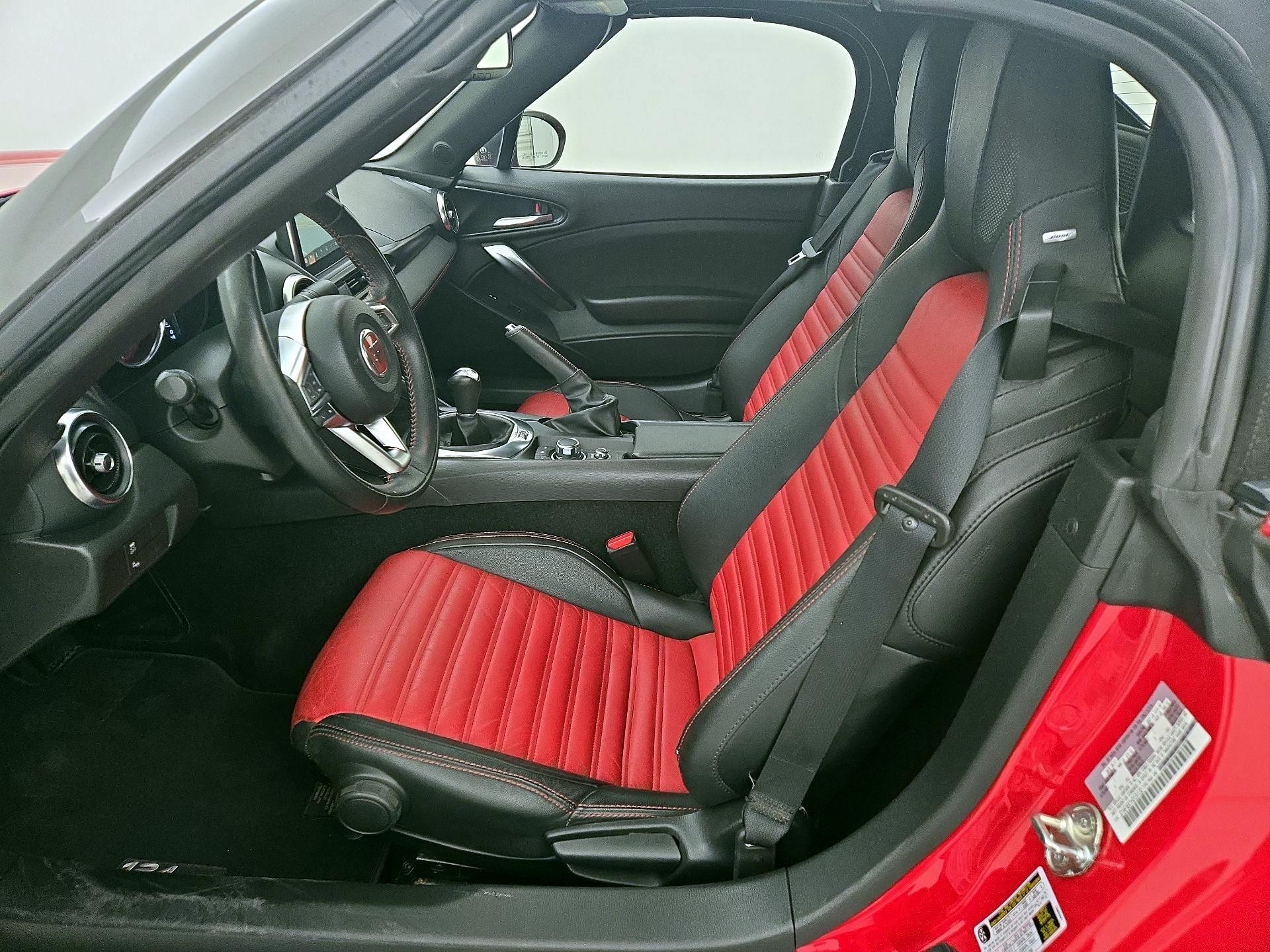 Thumbnail: 2017 Fiat 124 Spider - 11