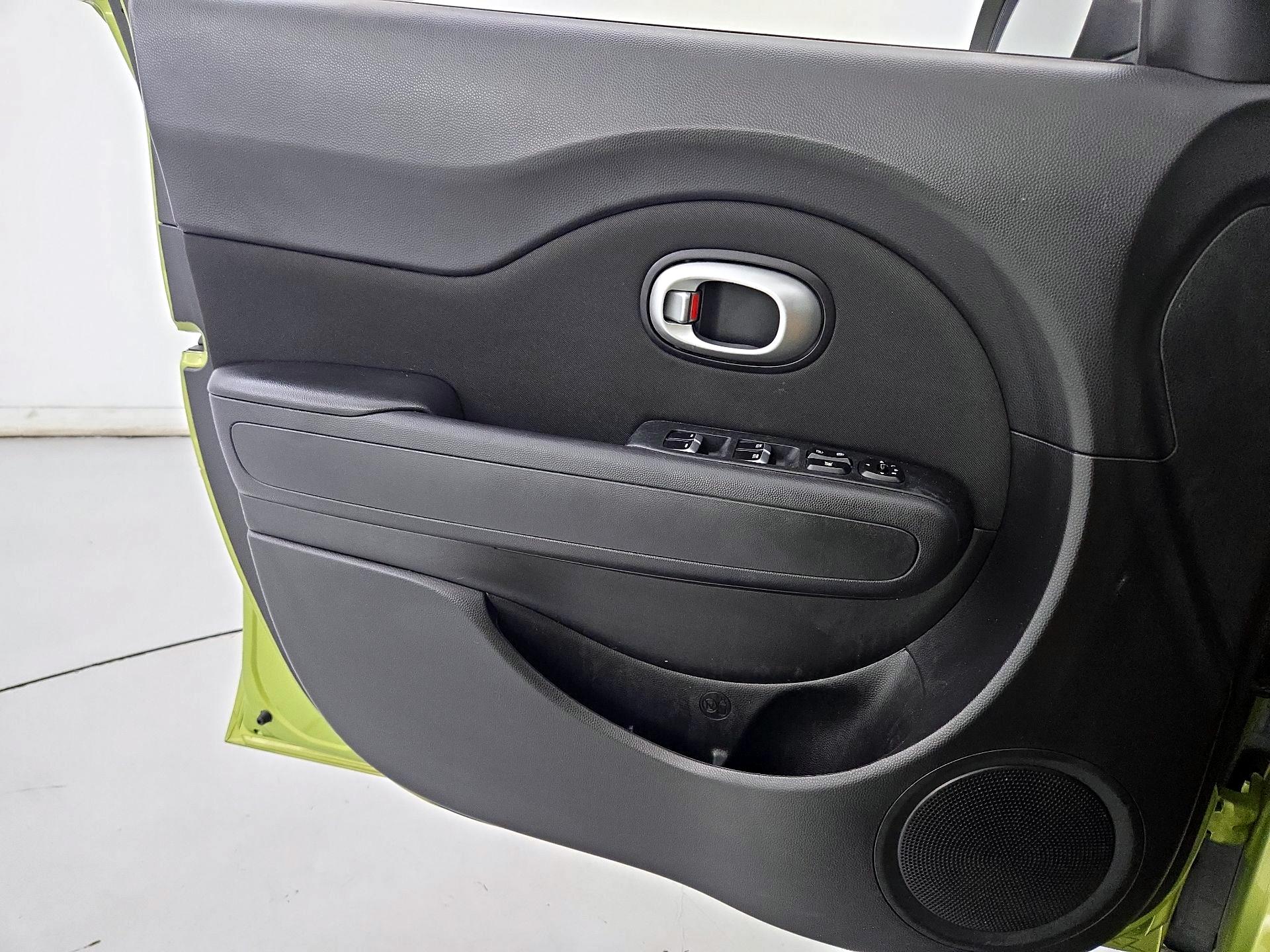 Thumbnail: 2017 Kia Soul - 12